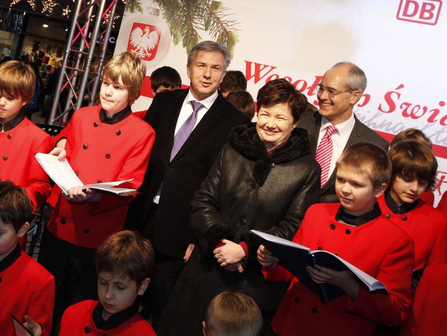 Hanna Gronkiewicz-Waltz śpiewa kolendy w Berlinie. A to z okazji festiwalu