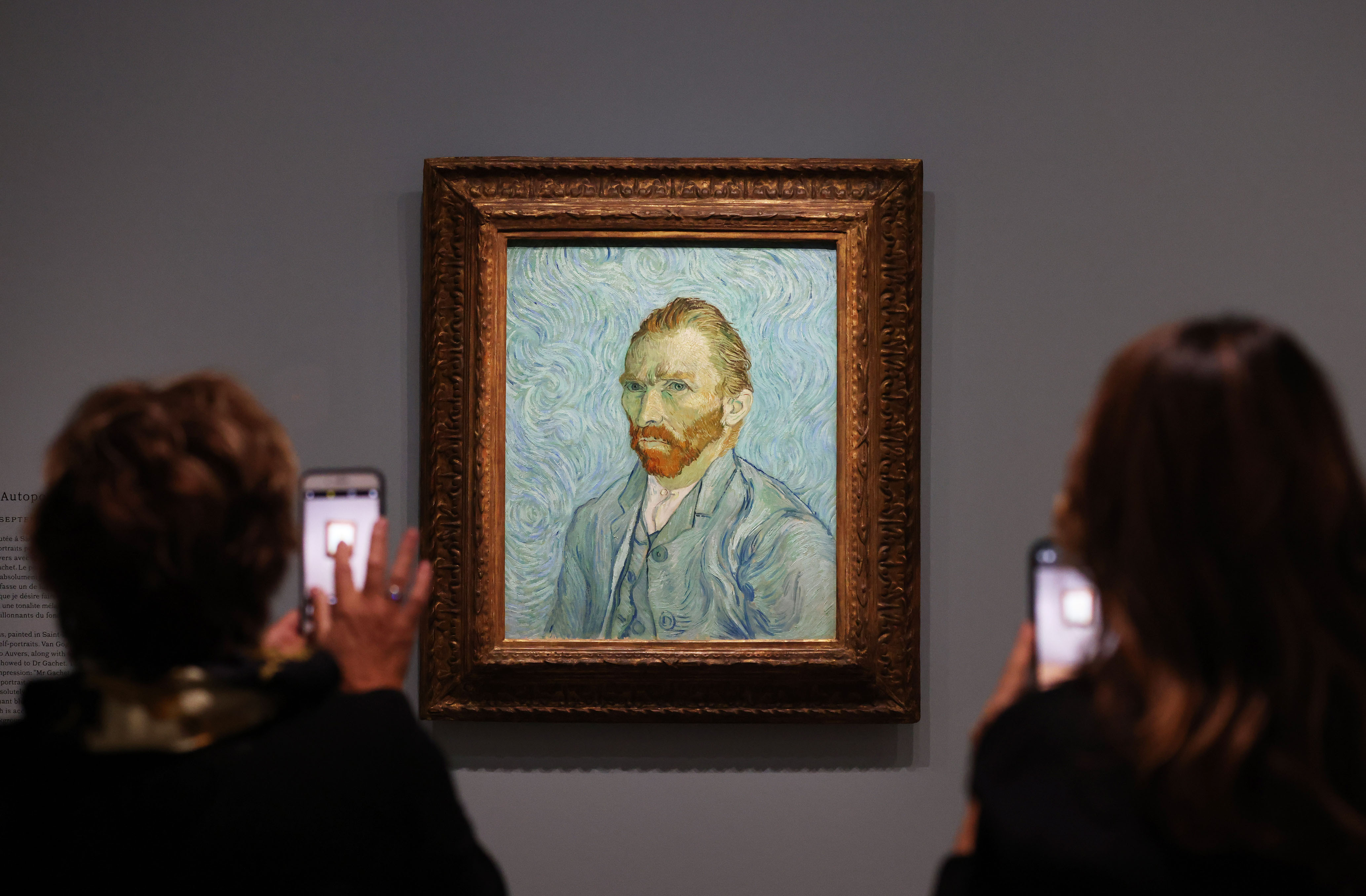 Ezt meg, hogy csinálták? Lába kélt az az 1000 kilós Van Gogh-szobornak: ezt üzenték a tolvajok