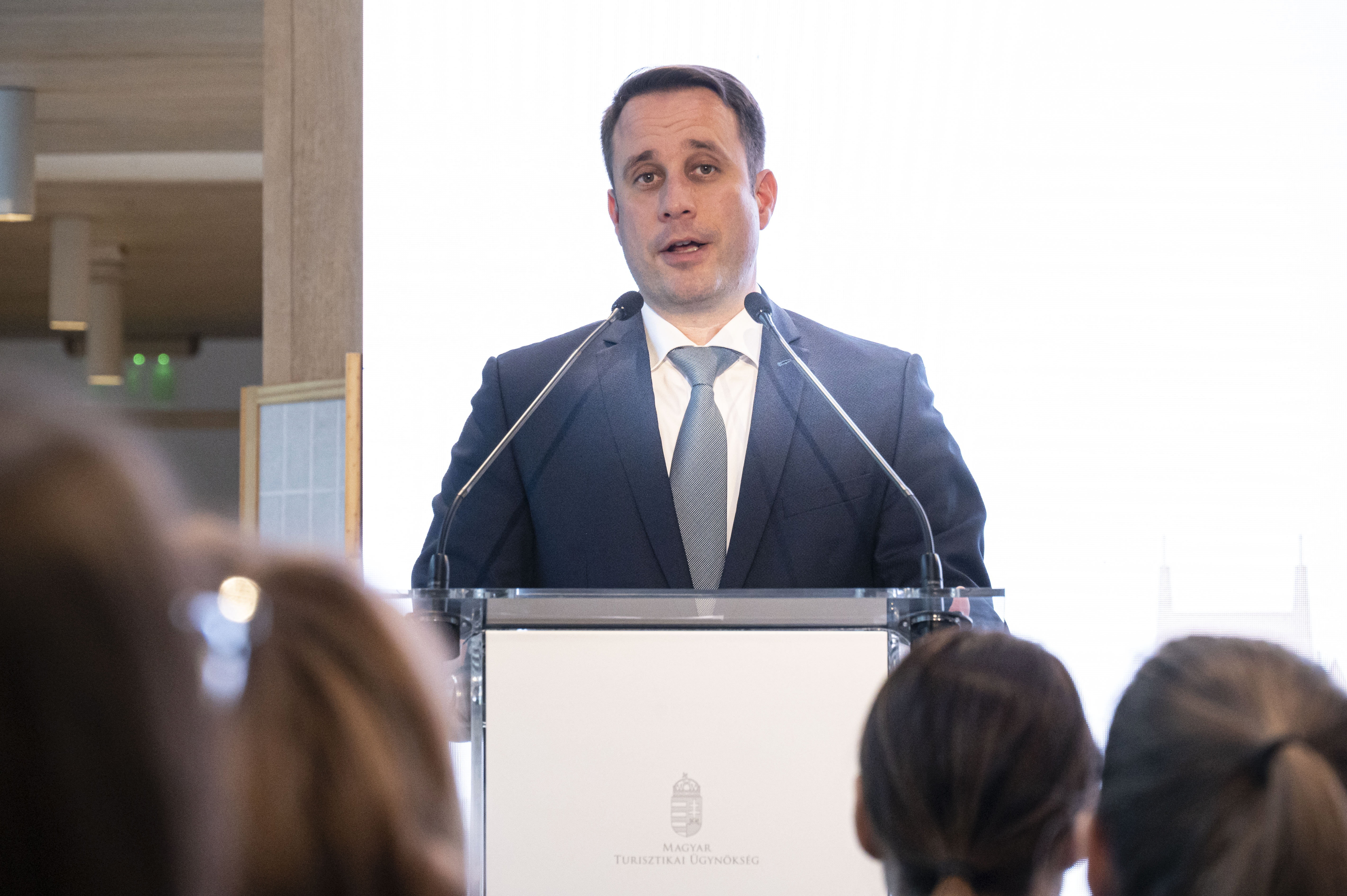 Dömötör Csaba beszólt a nagy energiacégeknek: szerinte ők csak nyernek a háborún
