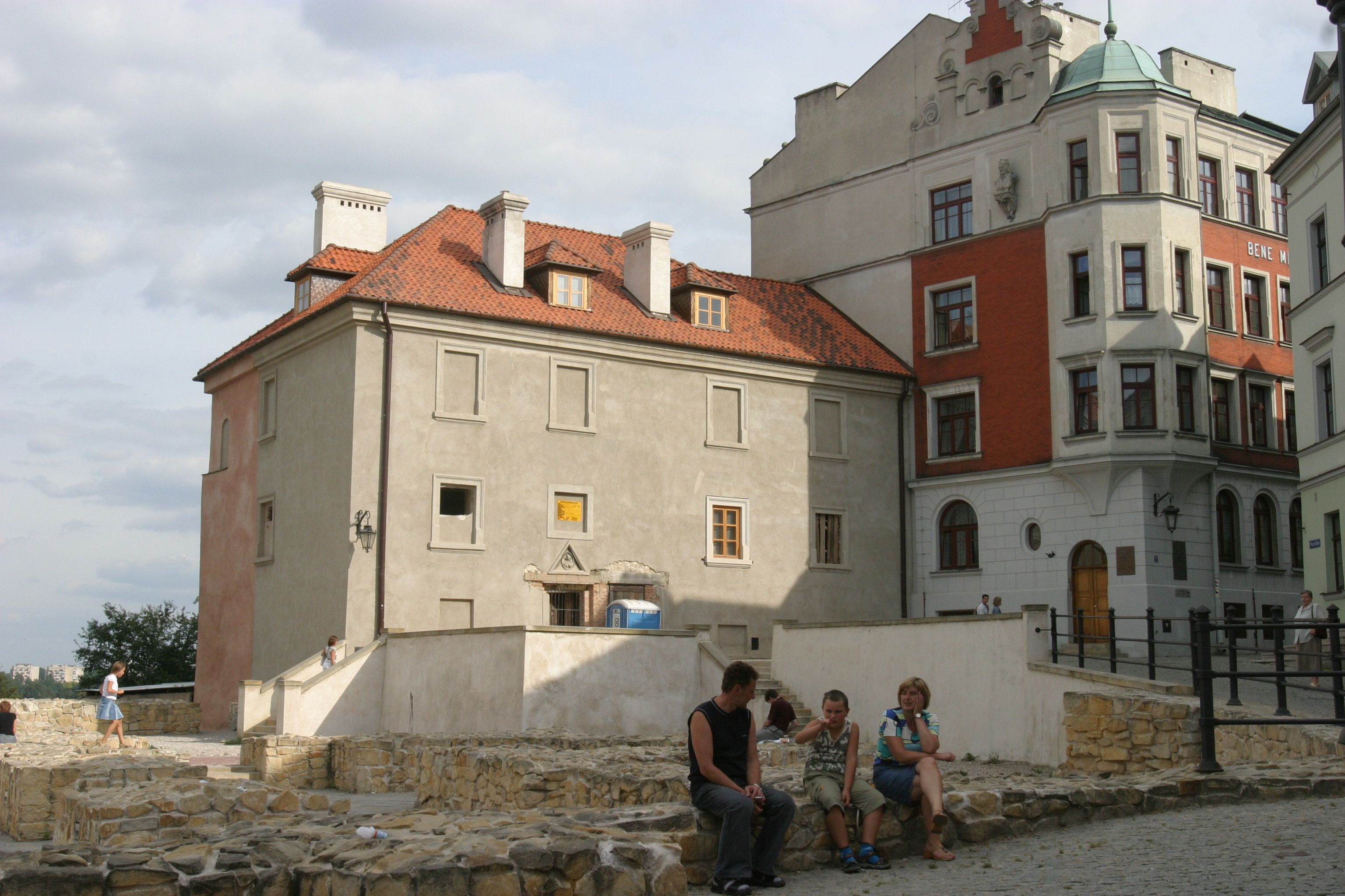 Jeszcze kilka lat temu okolice Starego Miasta w Lublinie, także przy ul. Archidiakońskiej, gdzie stoi kamienica Palikota, nie należały do bezpiecznych. Plotka głosiła, że kradli tam nawet czapki
