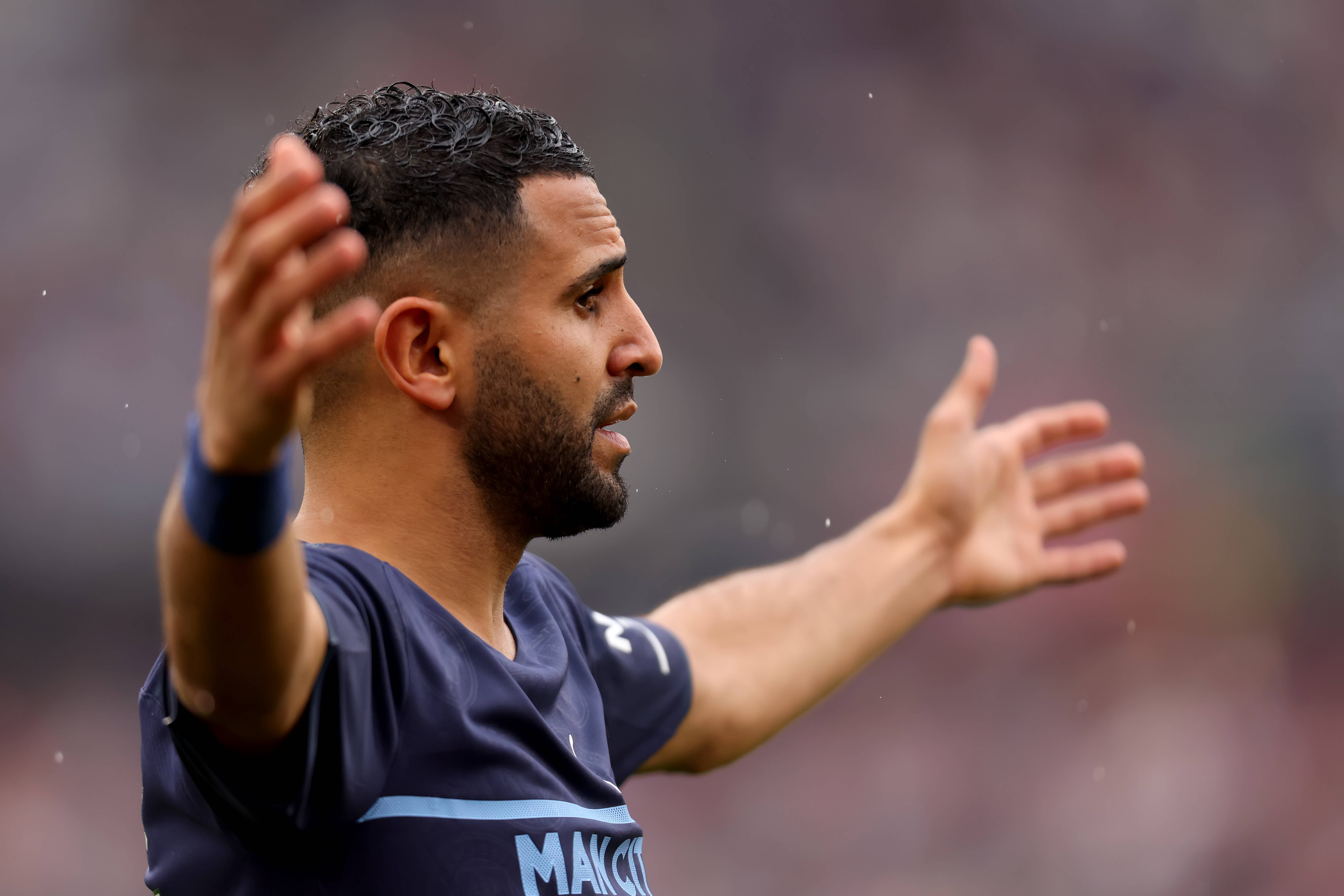 Mahrez miss proves costly as Manchester City held to draw at London Stadium