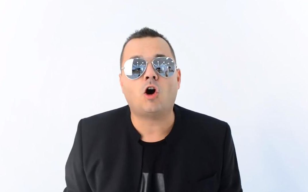 “Zaufaj nam, nie jesteś sam, więc nie bój się znów zacząć marzyć! To jest nasz toruński czas, najlepszy czas, sprawdzonych gospodarzy” - wyborczy song komitetu Michał Zaleski - Czas Gospodarzy - już ma ogromny wpływ na Polskę. Od dziś zamiast “rymy częstochowskie” można mówić “rymy toruńskie”.