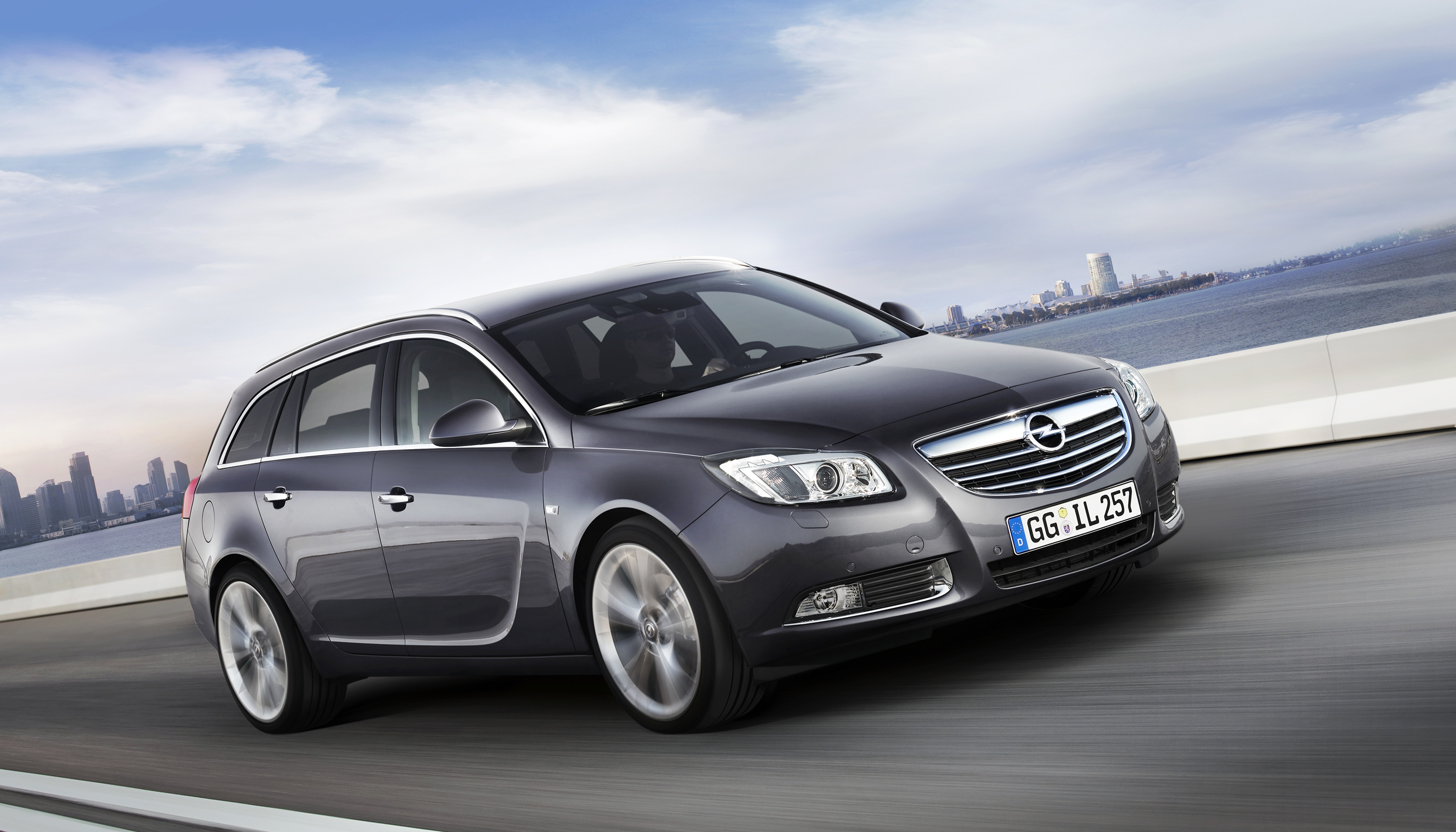 Pod nową karoserią przyjadą dwa nowe motory – doładowana benzynówka i turbodiesel