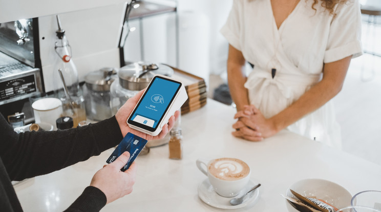 6000 forintot kértek el az egri cukrászdában egy csésze kávéért: a vevő nem tudta kifizetni, megalázta a pincér