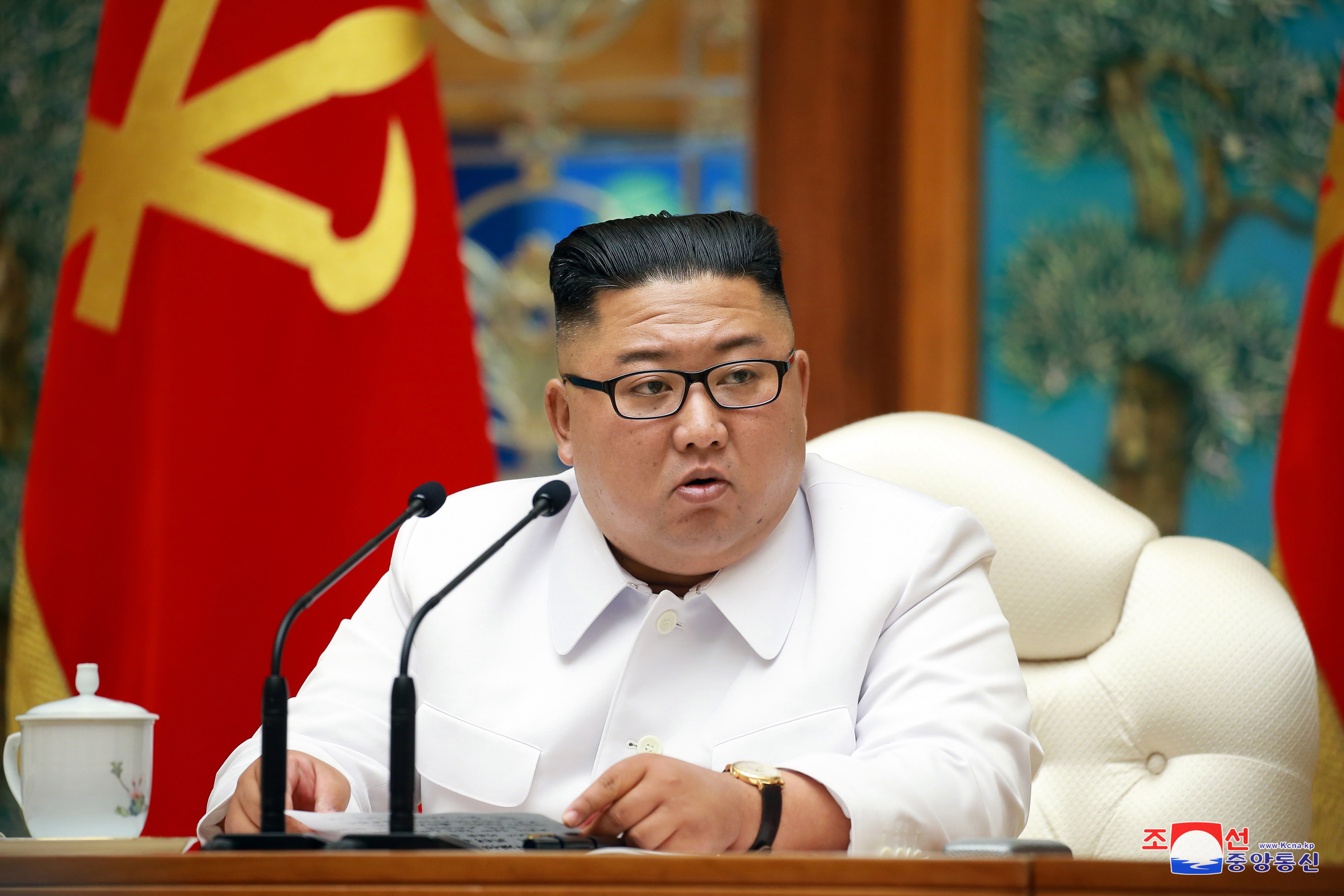 Húsz nap után ismét felbukkant Kim Dzsongun, Kim Jong-un leszokta a dohányzást