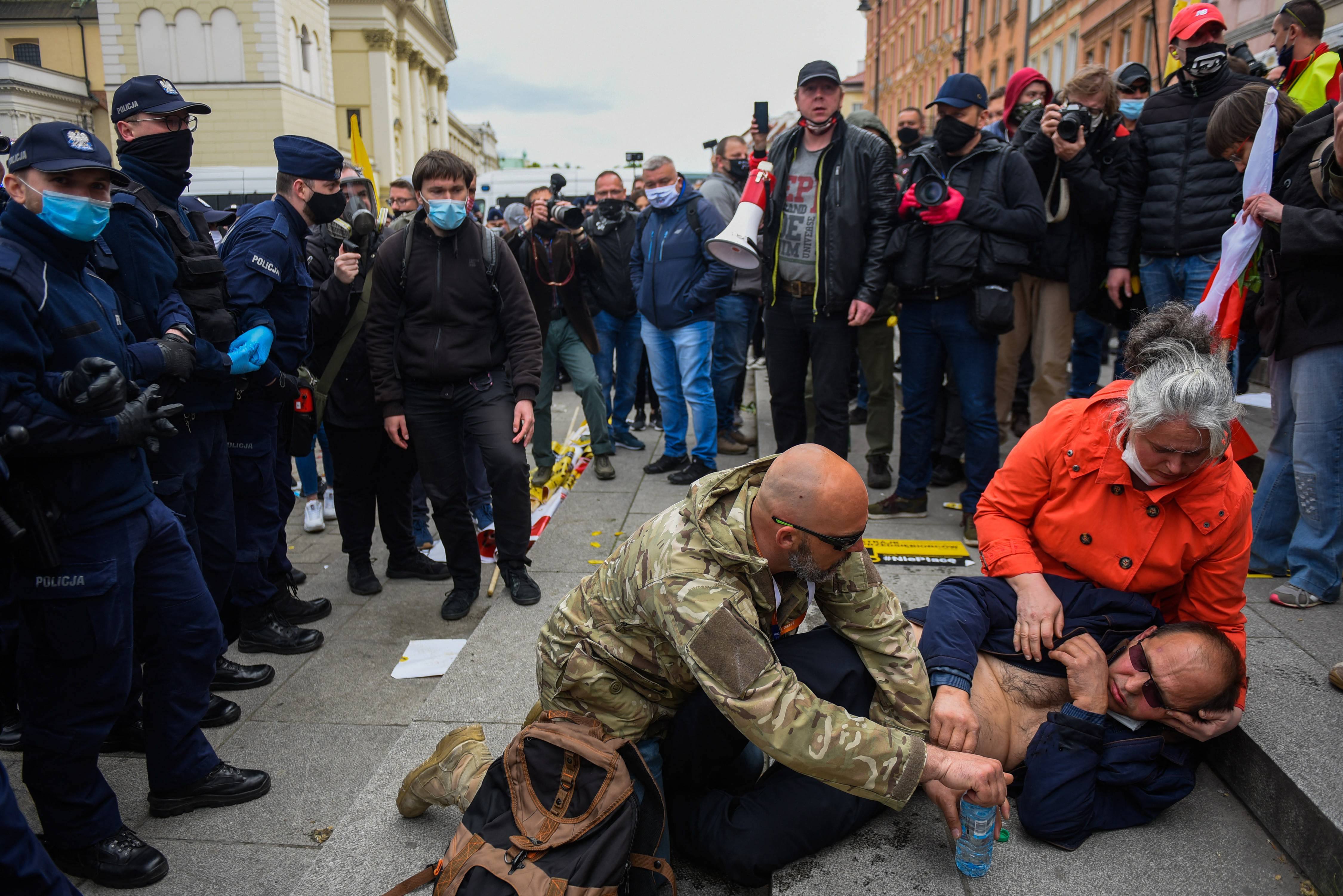 strajk przedsiębiorców zamieszki gaz łzawiący policja demonstracja zamek królewski warszawa