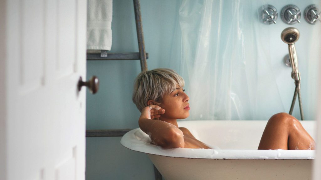 For women: Here\'s the simplest and safest way to wash your vagina