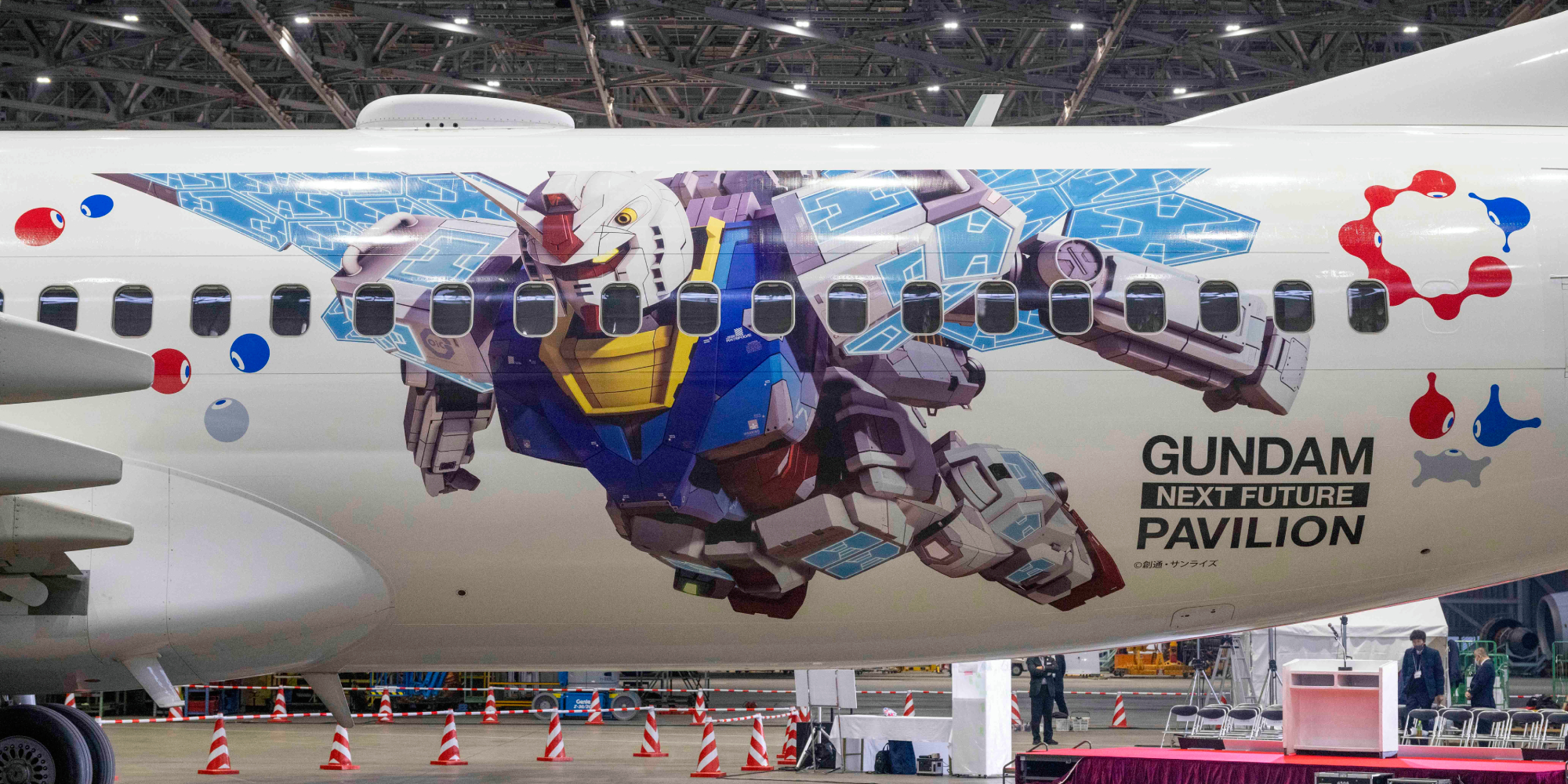 Japan Airlines präsentiert Science-Fiction-Boeing-737 | aeroTELEGRAPH