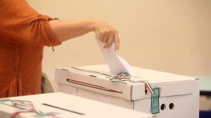 Önkormányzati választás: nyolcvanan vették meg a névjegyzékben szereplők  adatait - Blikk