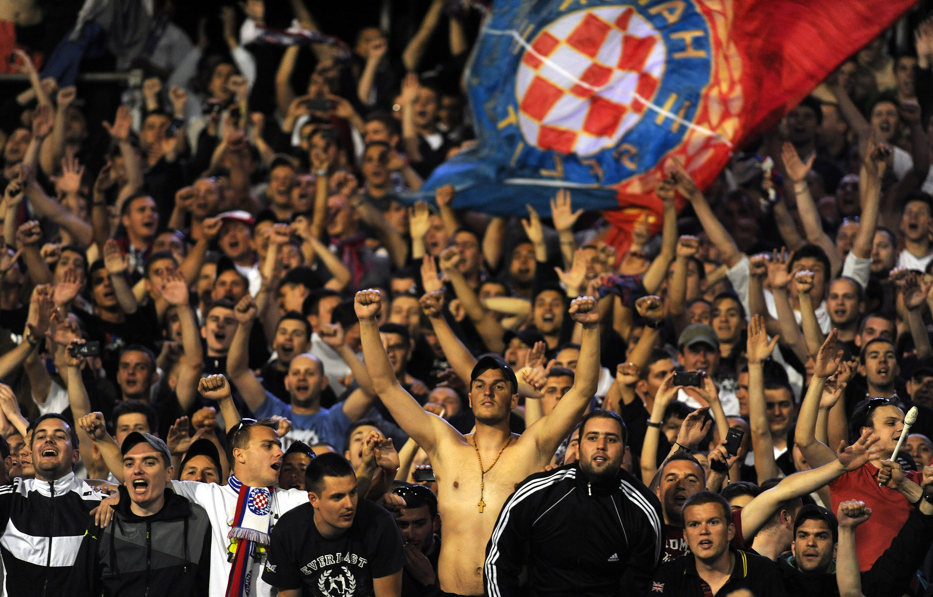 Nyolcvanöt szurkolót vette őrizetbe a rendőrség a horvát-magyar meccsen -  Blikk