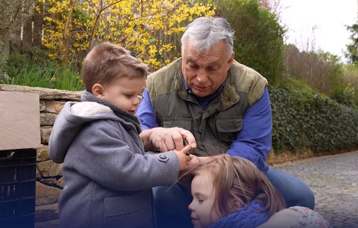Orbán Viktor újabb húsvéti vdeóval jelentkezett: ennél cukibb ma már nem lesz