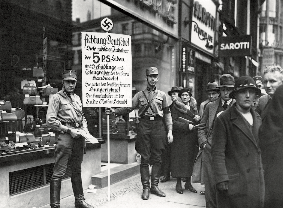 Bojówki NSDAP, podczas wydarzeń nocy kryształowej 9-10 listopada 1938 r. 