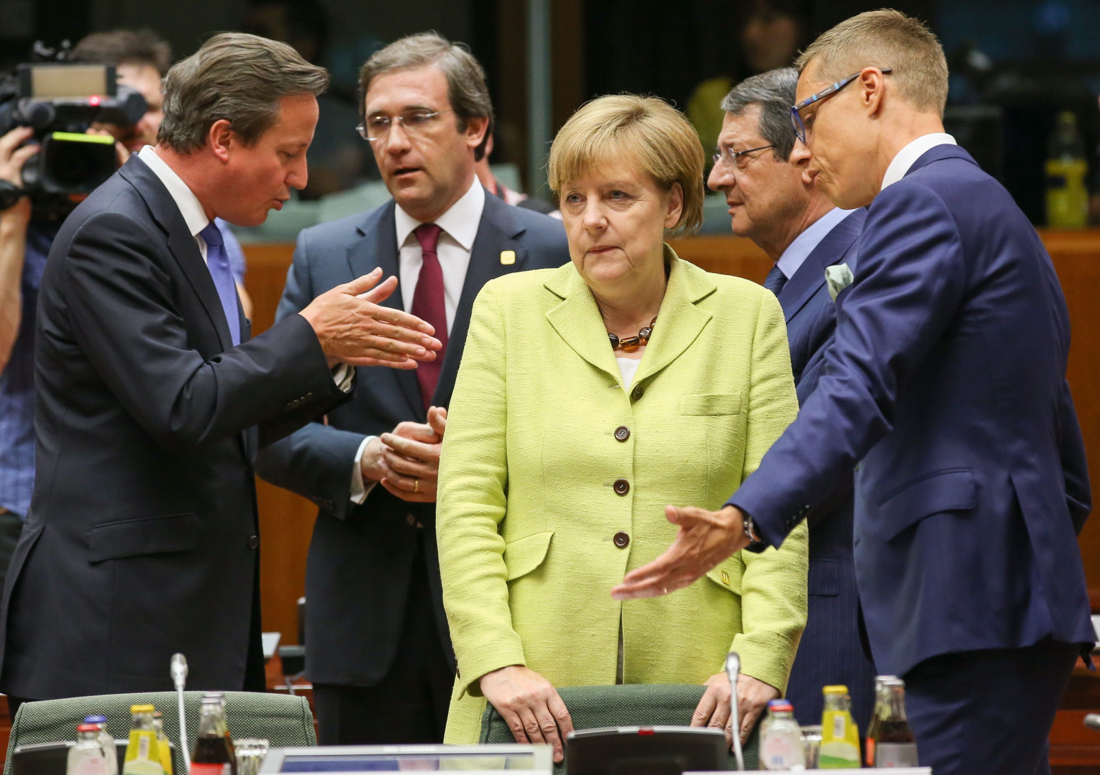 Europejscy przywódcy, w tym Angela Merkel, na szczycie Unii Europejskiej