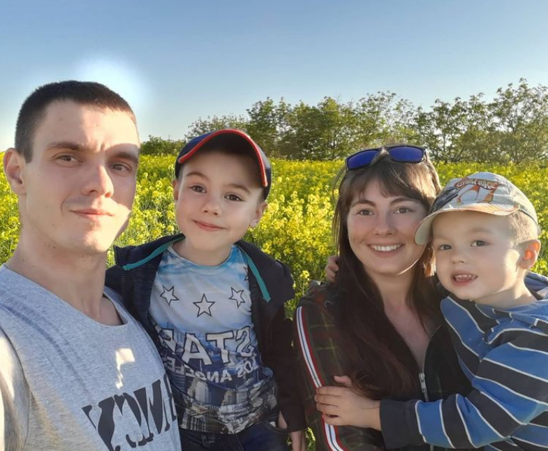 PRINT KÉSZ EMBARGÓS - Nem mondta még el a gyerekeinek Mária, hogy az édesapjuk meghalt a háborúban - "Még úgy tudják, hogy a fronton harcol Sándor"