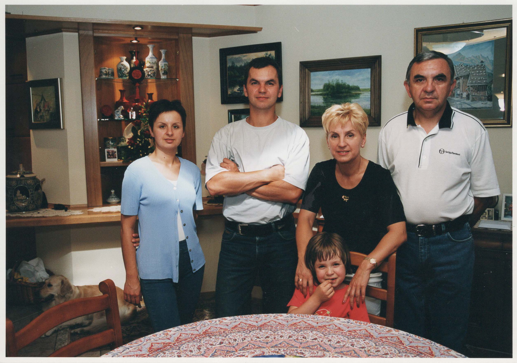Rodzina Blidów: córka Bożena, syn Jacek, Barbara z wnuczką i mąż Henryk, koniec lat 90.