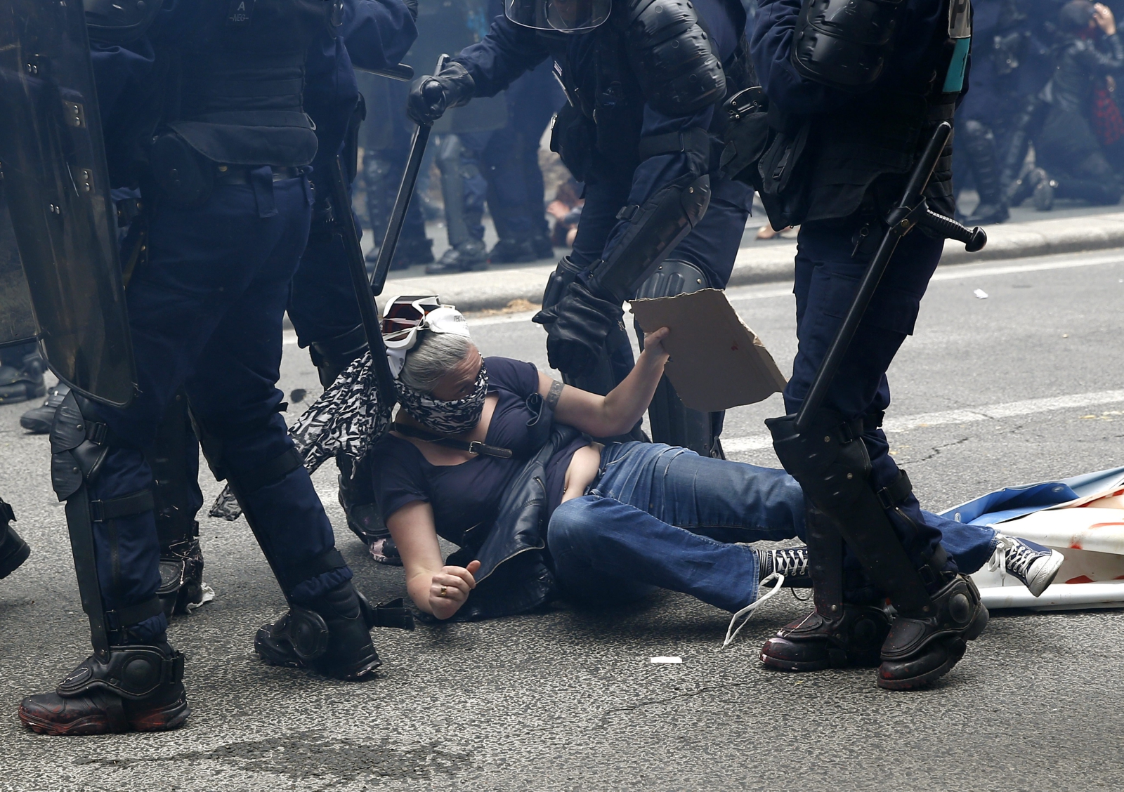Demonstracja związkowców przeciwko rządowej reformie prawa pracy