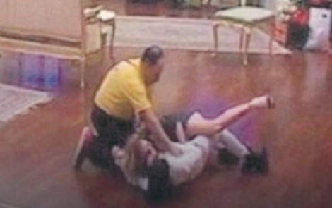 Dobra zabava: Neka vrsta medicinskog pregleda... valjda je bilo neophodno