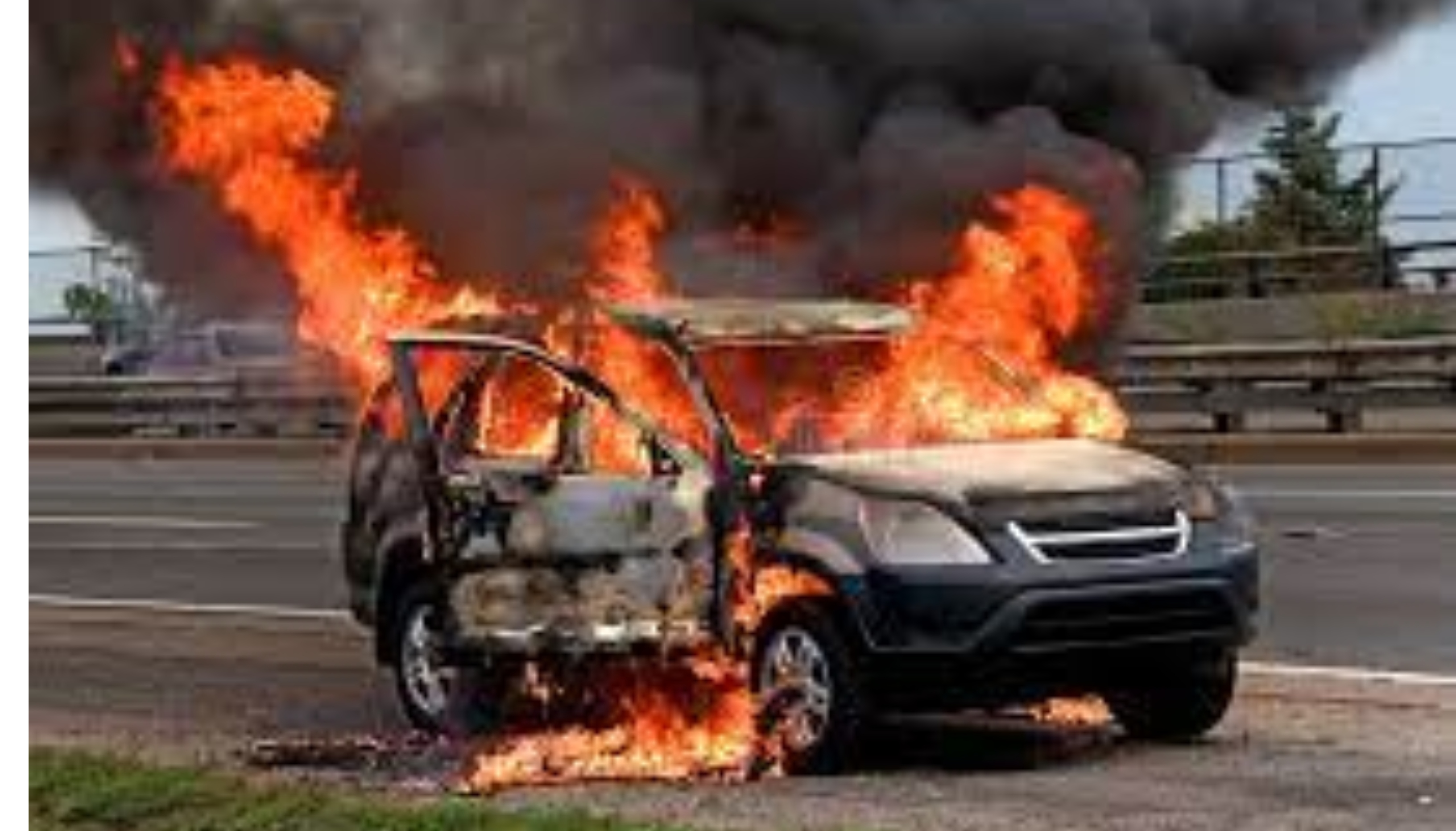 Unknown assailants set ablaze a vehicle carrying 3 Ghanaian chiefs