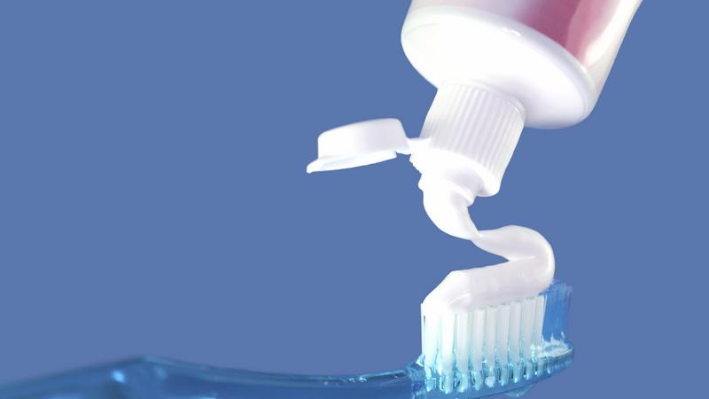 Nietypowe pomysły na wykorzystanie pasty do zębów