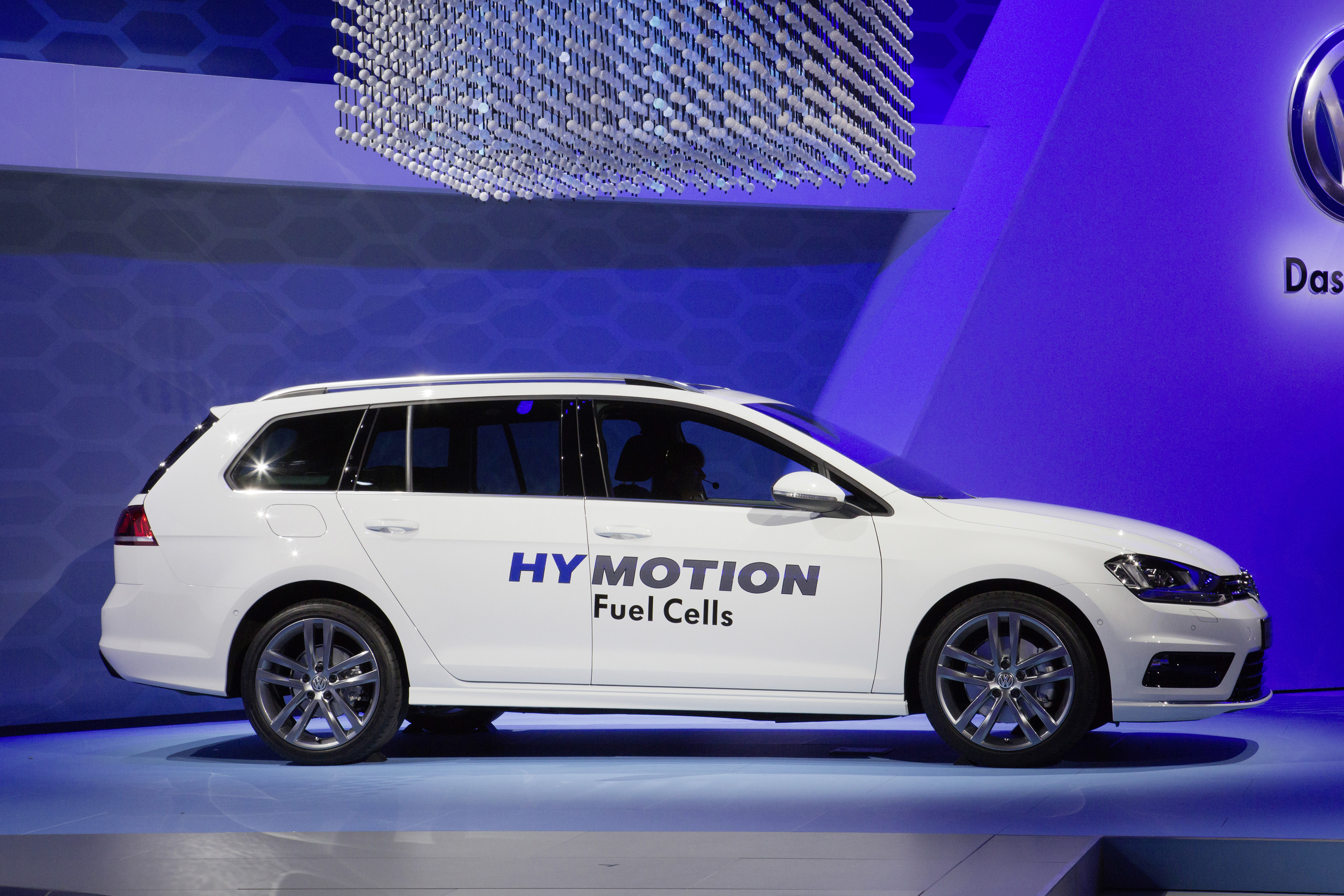 Volkswagen golf variant HyMotion