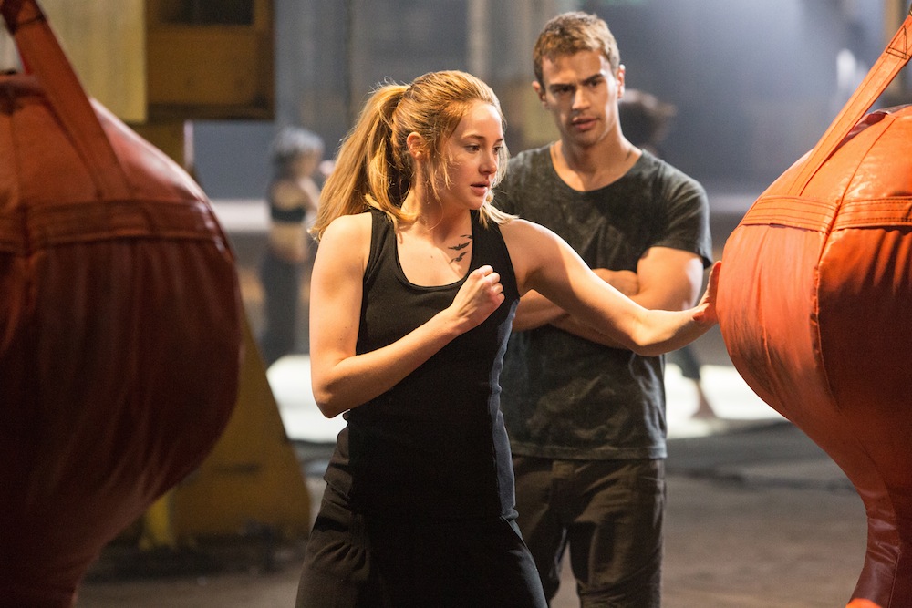 Theo James i Shailene Woodley w filmie