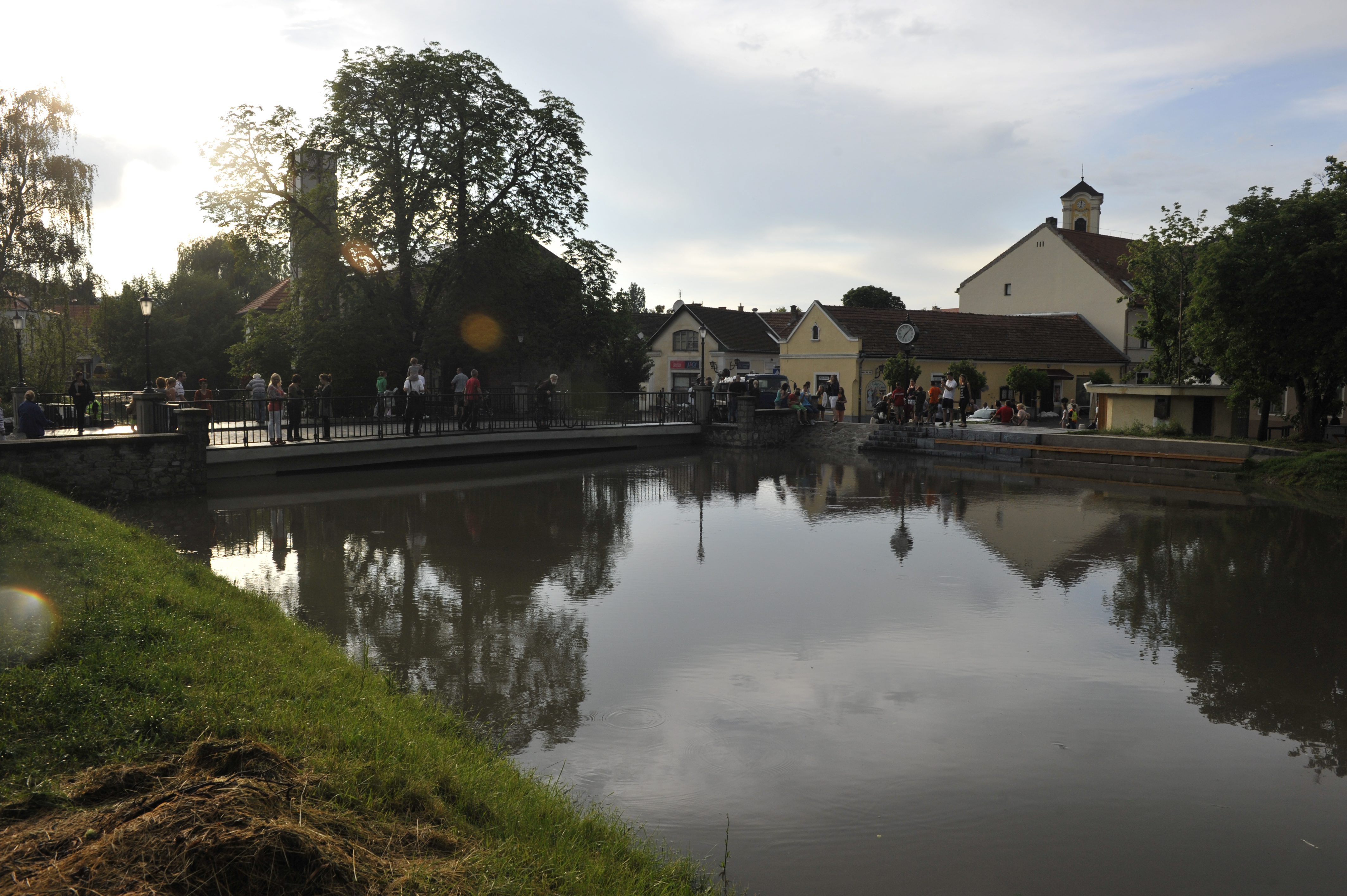 Megtörte a hallgatást a Szentendrén megtámadott anyuka: “Többször ütött meg, a hajamat tépte a copfomnál fogva, rúgott a földön”