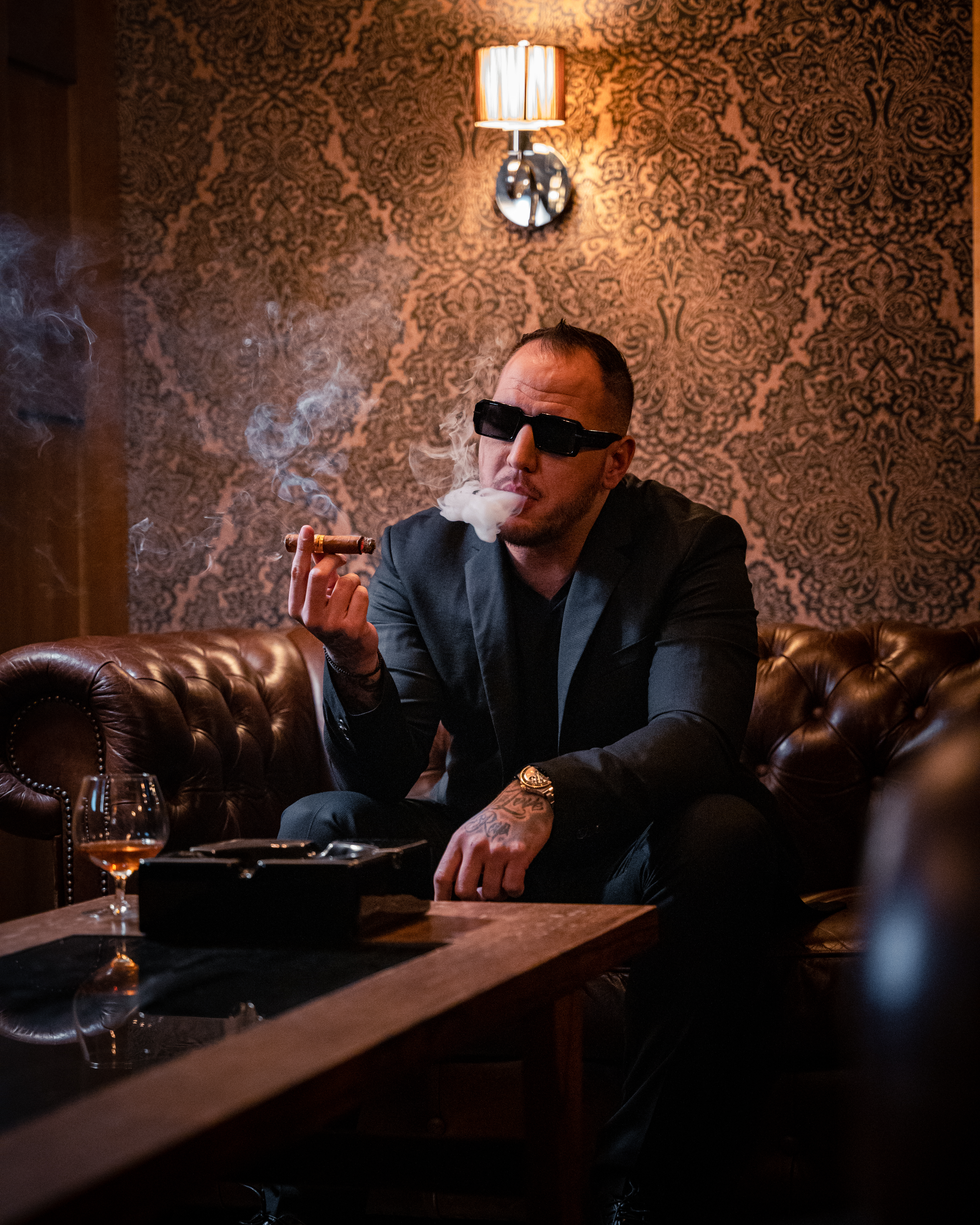 Curtis hangüzenetben válaszolt: „Szedjük be a pénzt!”