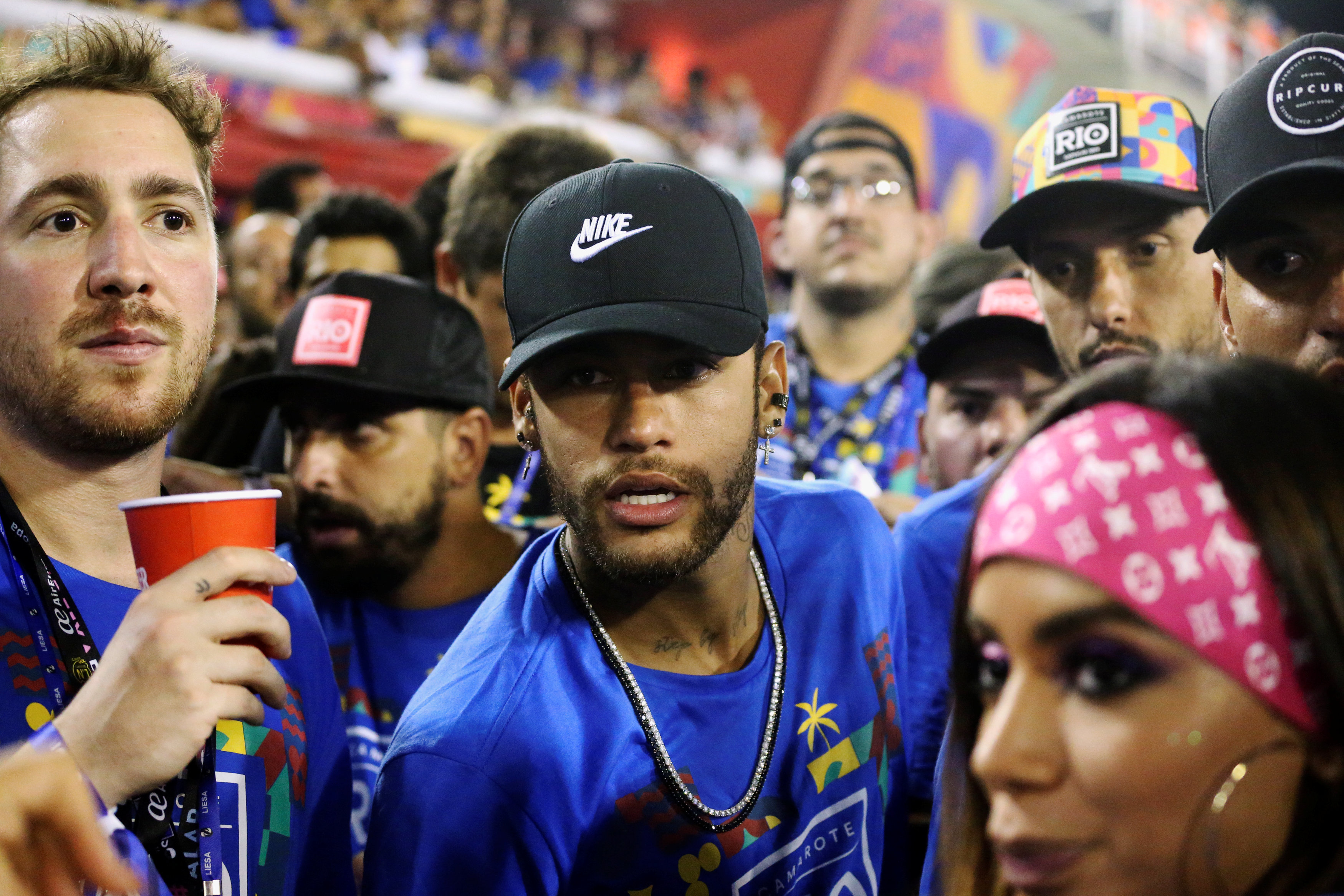 Neymar popri rehabilitácii stihol aj karneval v Riu de Janeiro