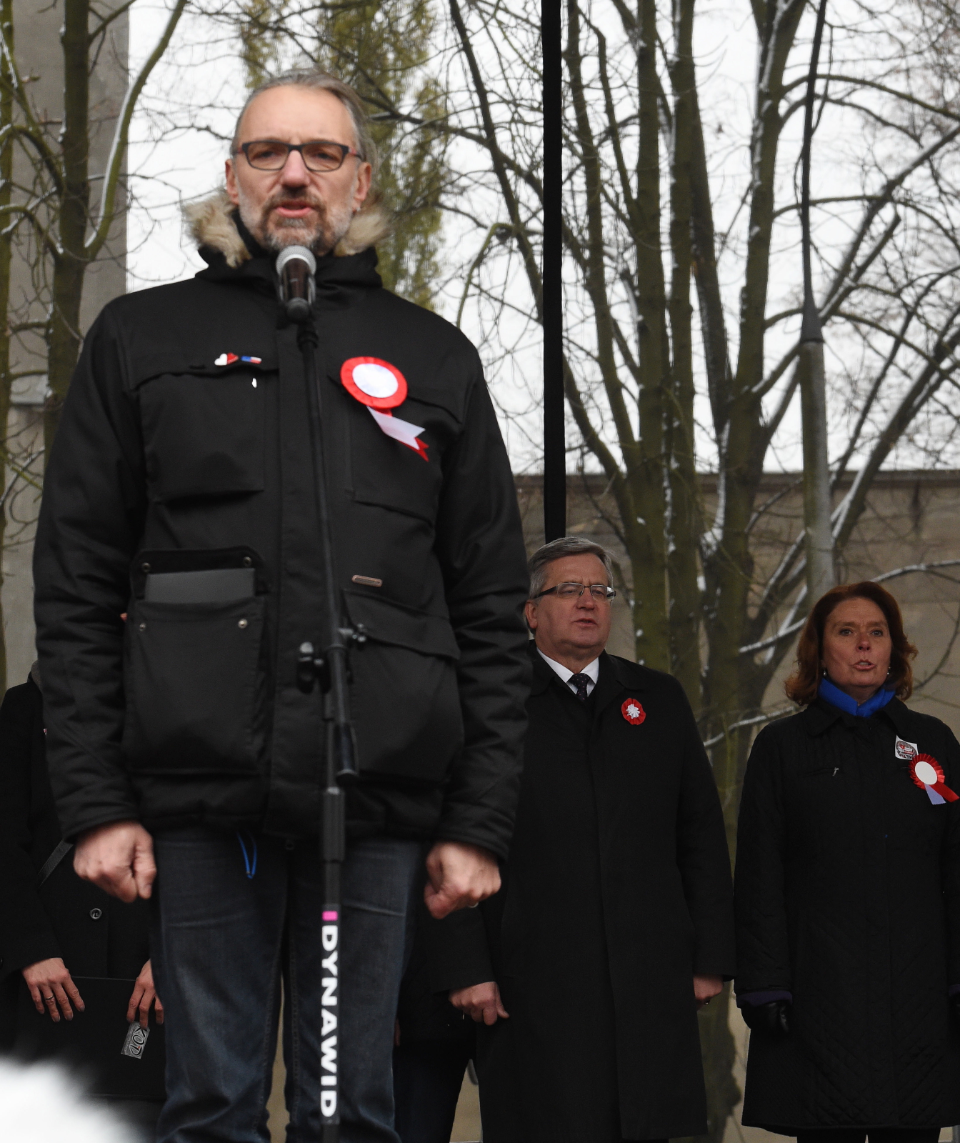 Były transparenty z napisami odwołującymi się do obrony demokracji, w tym TK, napisy: