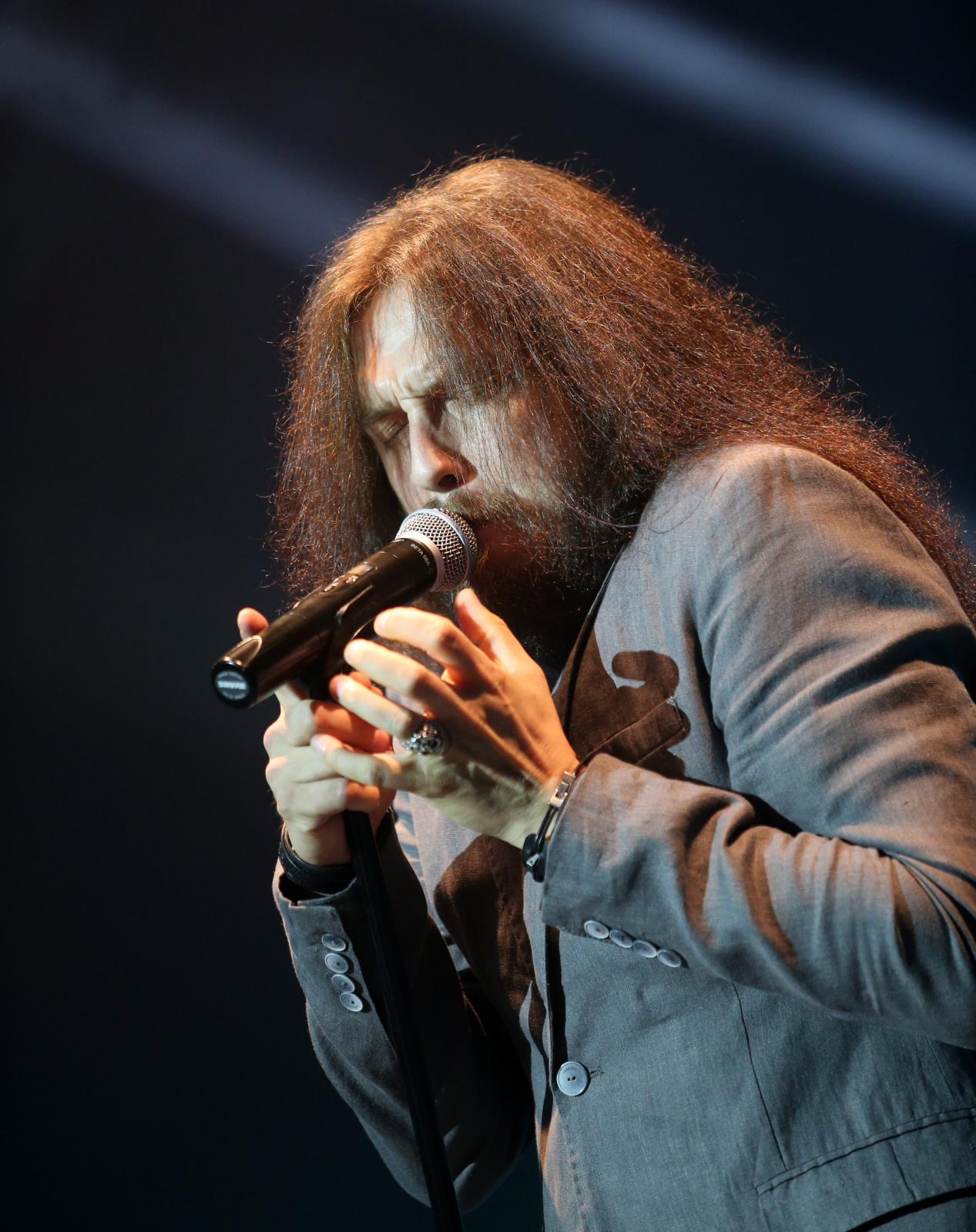 Piotr Cugowski podczas koncertu