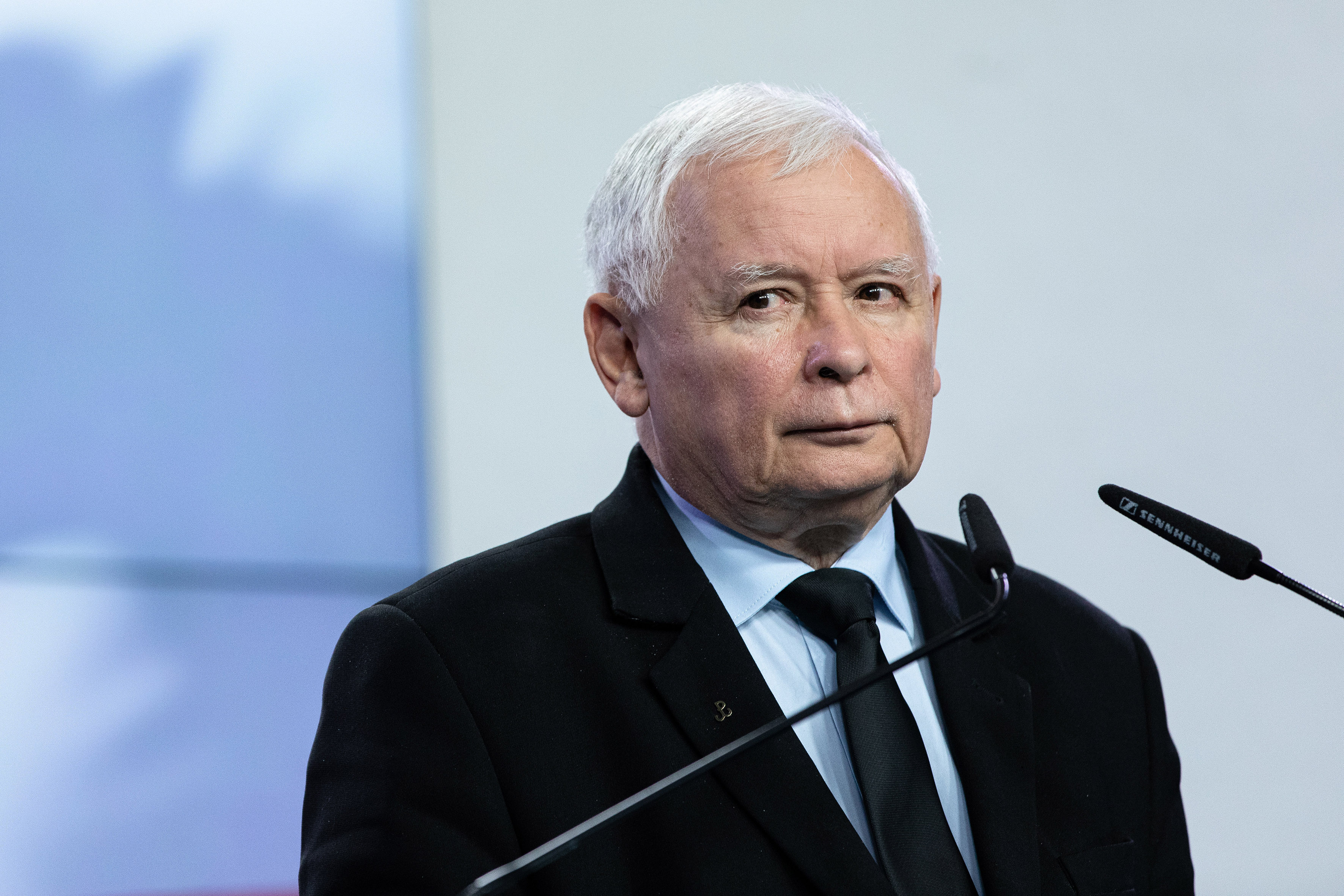 Nie mam wątpliwości co do tego, że po naszej stronie działają aktywnie rosyjskie służby specjalne. Radio Maryja jest dziś głęboko antyzachodnie, niechętnie nastawione do hierarchii kościelnej, prorosyjskie, wcale nie nieżyczliwe PRL – Jarosław Kaczyński w 1998 roku w „Gazecie Polskiej”.