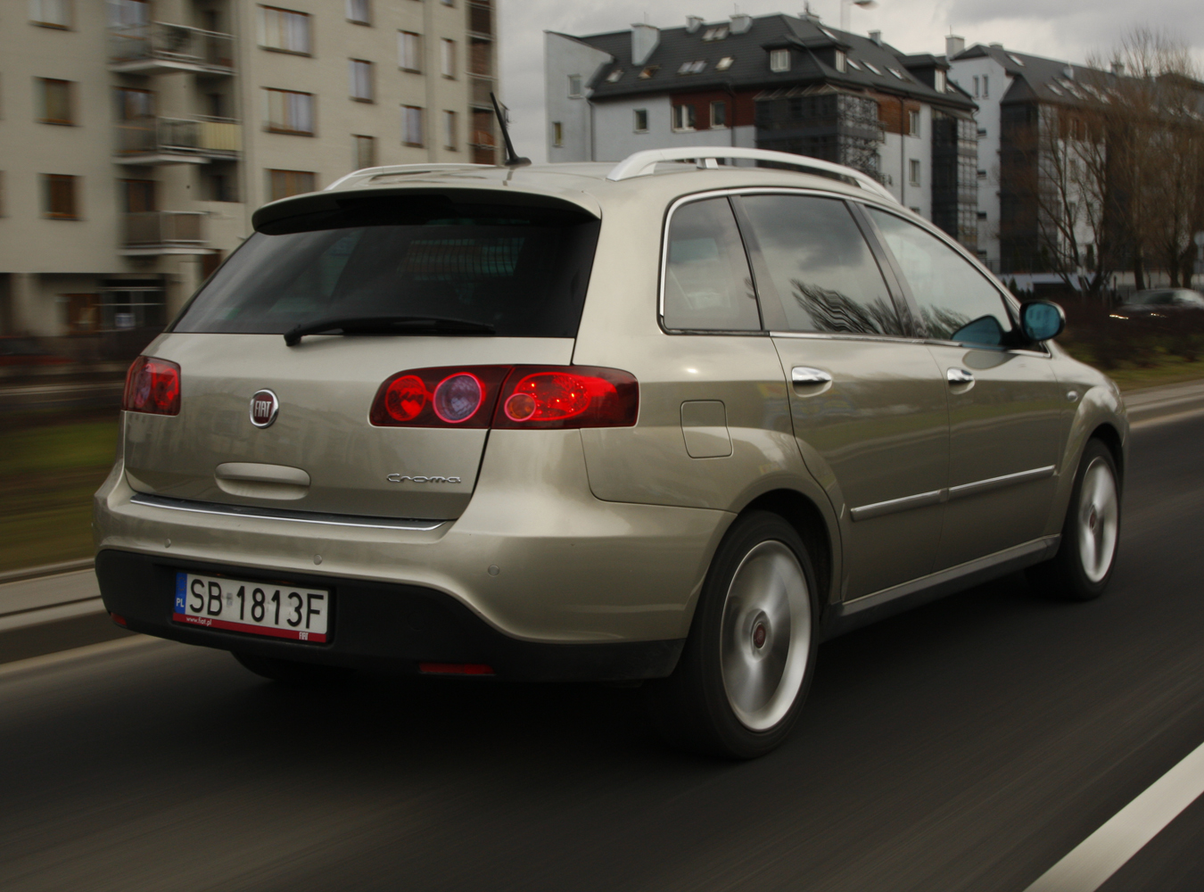 Croma to powrót Fiata do ligi passata i mondeo, w której notabene nigdy nie udało się zabłysnąć producentowi znanemu z fenomenalnych aut miejskich. Niestety i w tym przypadku włoska koncepcja limuzyny nie przypadła do gustu klientom. Sprawdzamy, w czym tkwi problem...