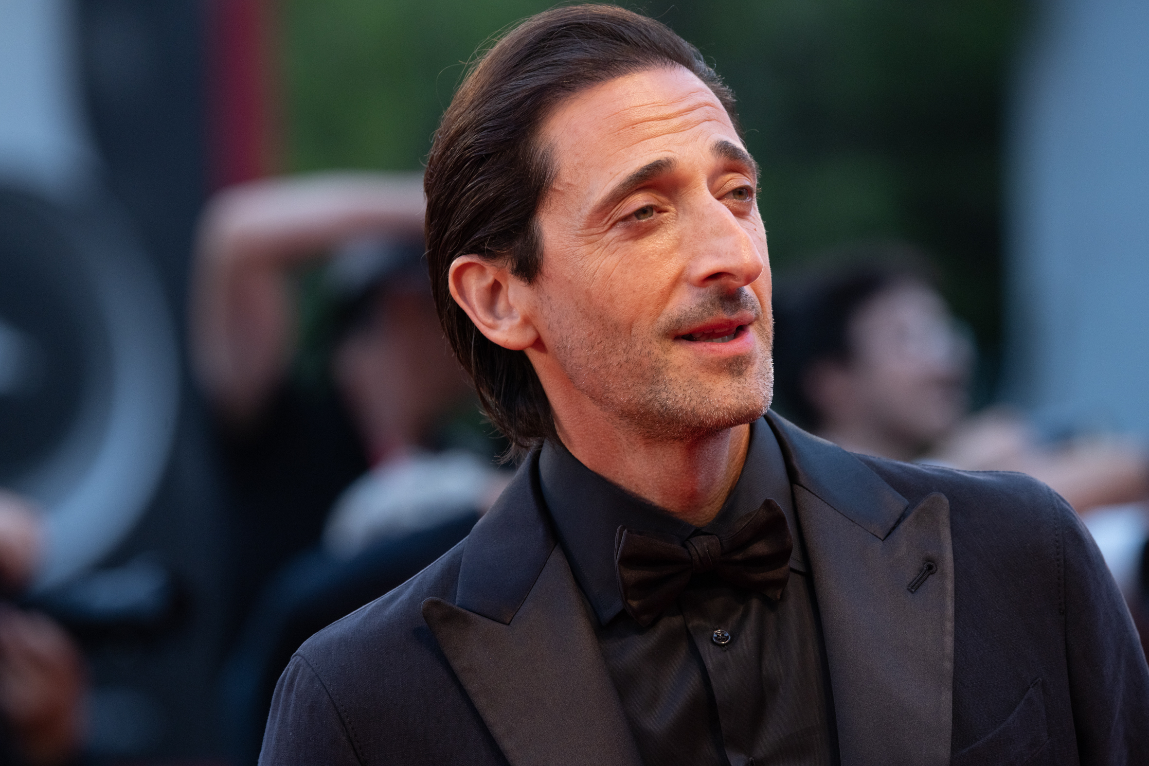 Budapesti étteremben kapták lencsevégre Adrien Brodyt