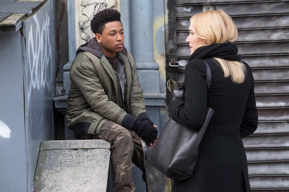 Kate Winslet oraz Jacob Latimore w filmie