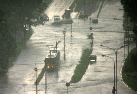 LODZPOTEZNA NAWALNICA NAD LODZIA N/Z UL. ZIELONA14/06/2007FOT. MAREK SZYBKA