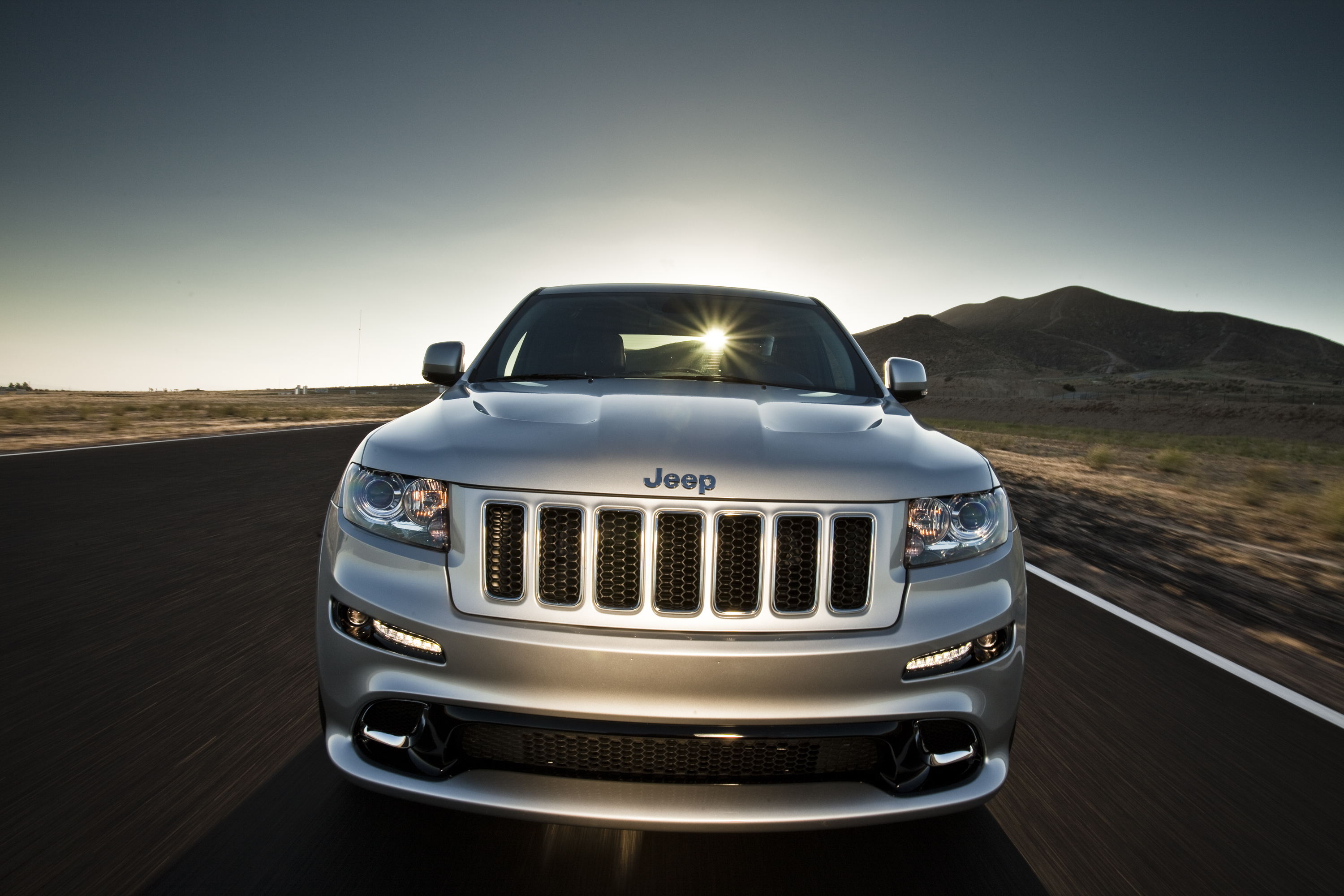 Marka Jeep wprowadzi na rynek nowego Grand Cherokee SRT8