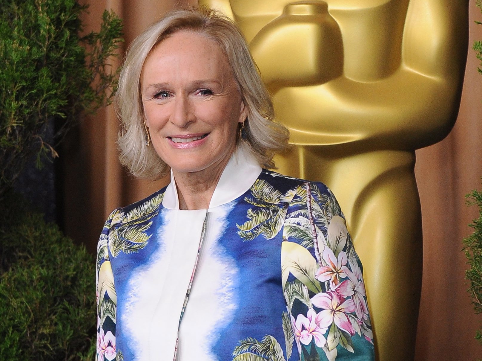 Glenn Close przebrana za mężczyznę w filmie