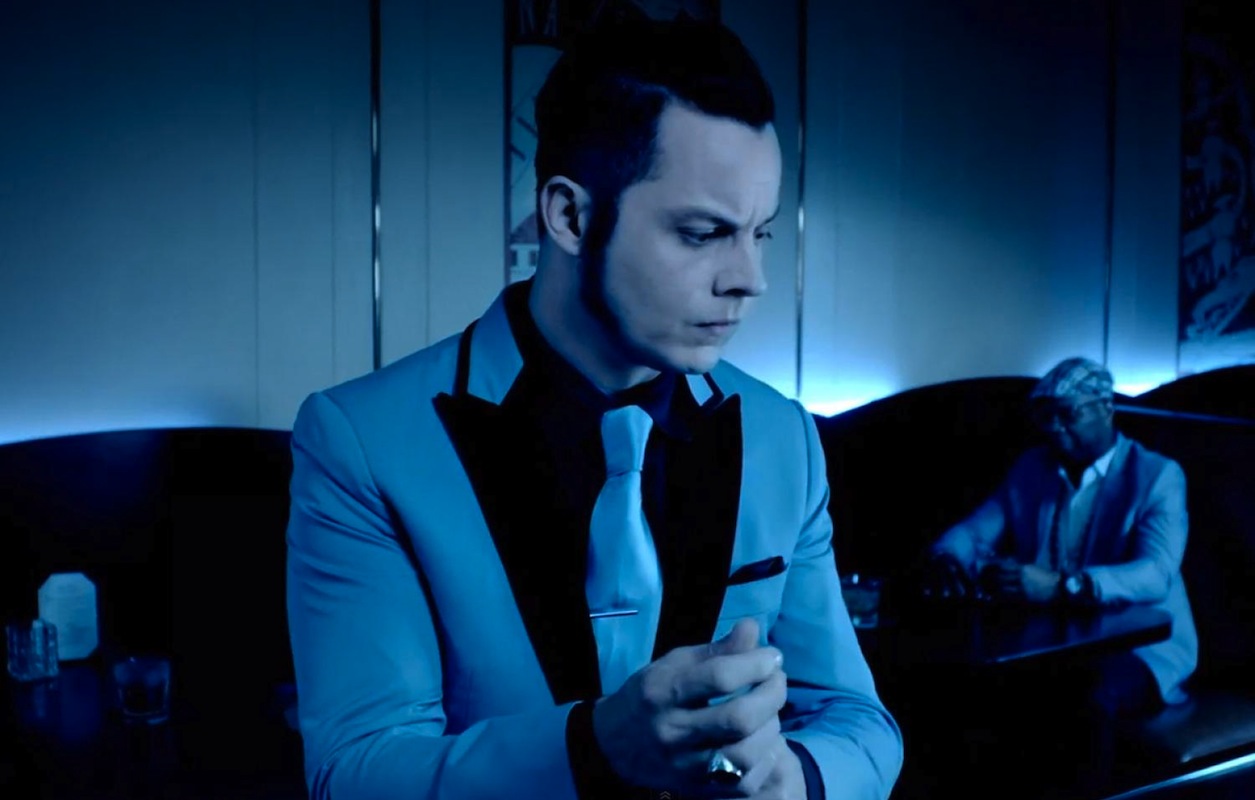 Jack White z nową fryzurą w nowym klipie