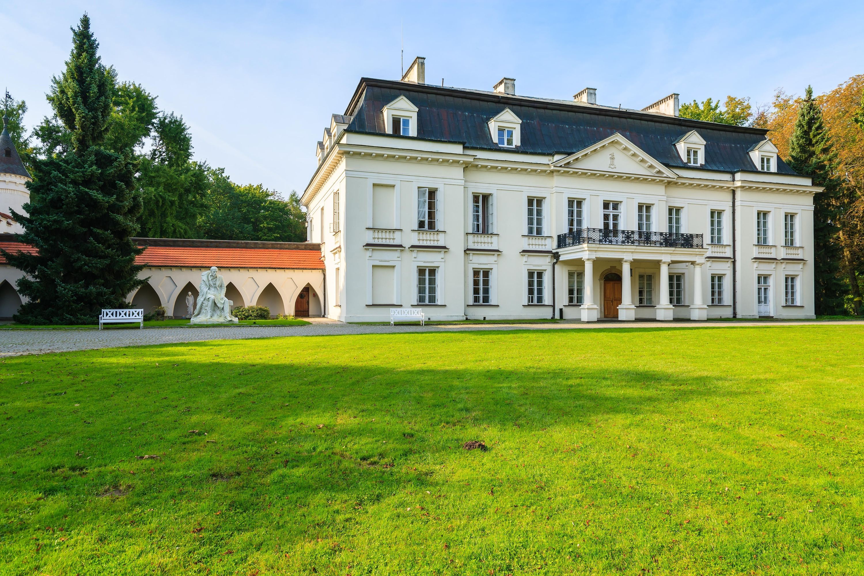 Radziejowice – zespół pałacowo-parkowy