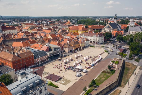 Feltörekvőben a dunántúli régió: munkahelyek és fizetések Nyugat-Magyarországon