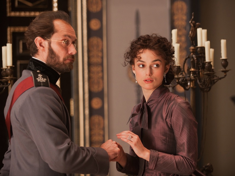 Keira Knightley i Jude Law vw filmie