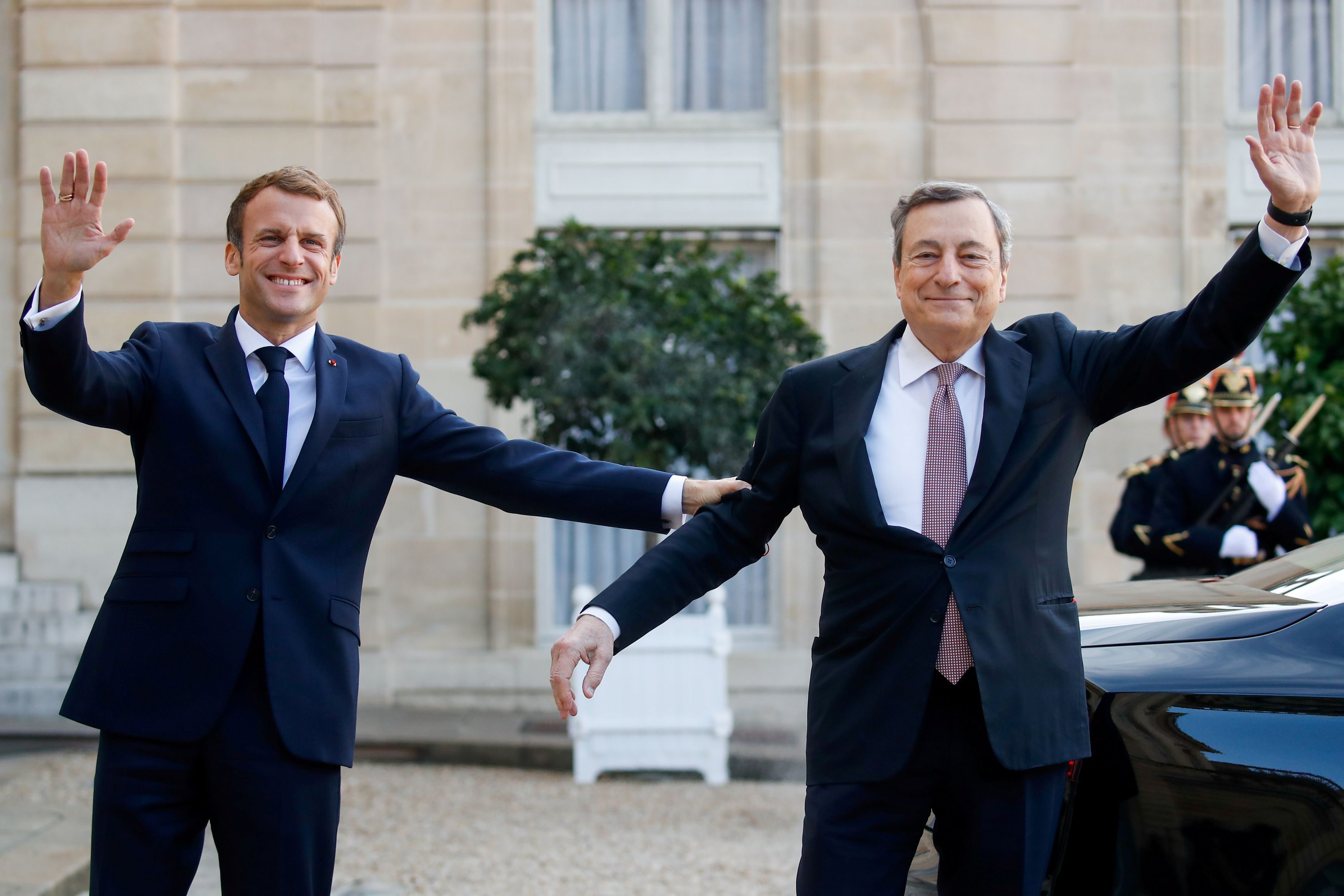 Prezydent Francji Emmanuel Macron i premier Włoch Mario Draghi, Paryż, 12 listopada 2021 r.