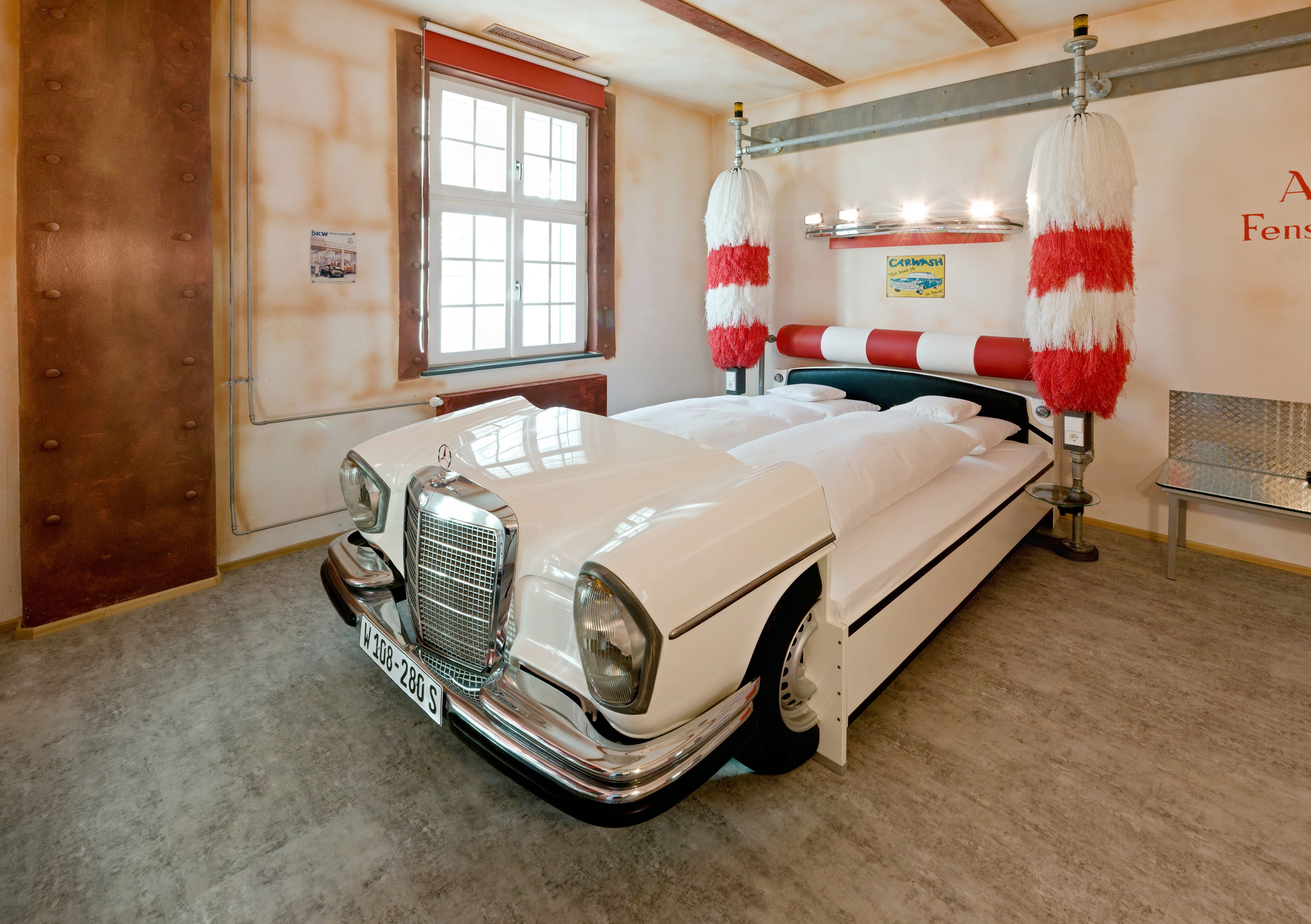 Hotel V8