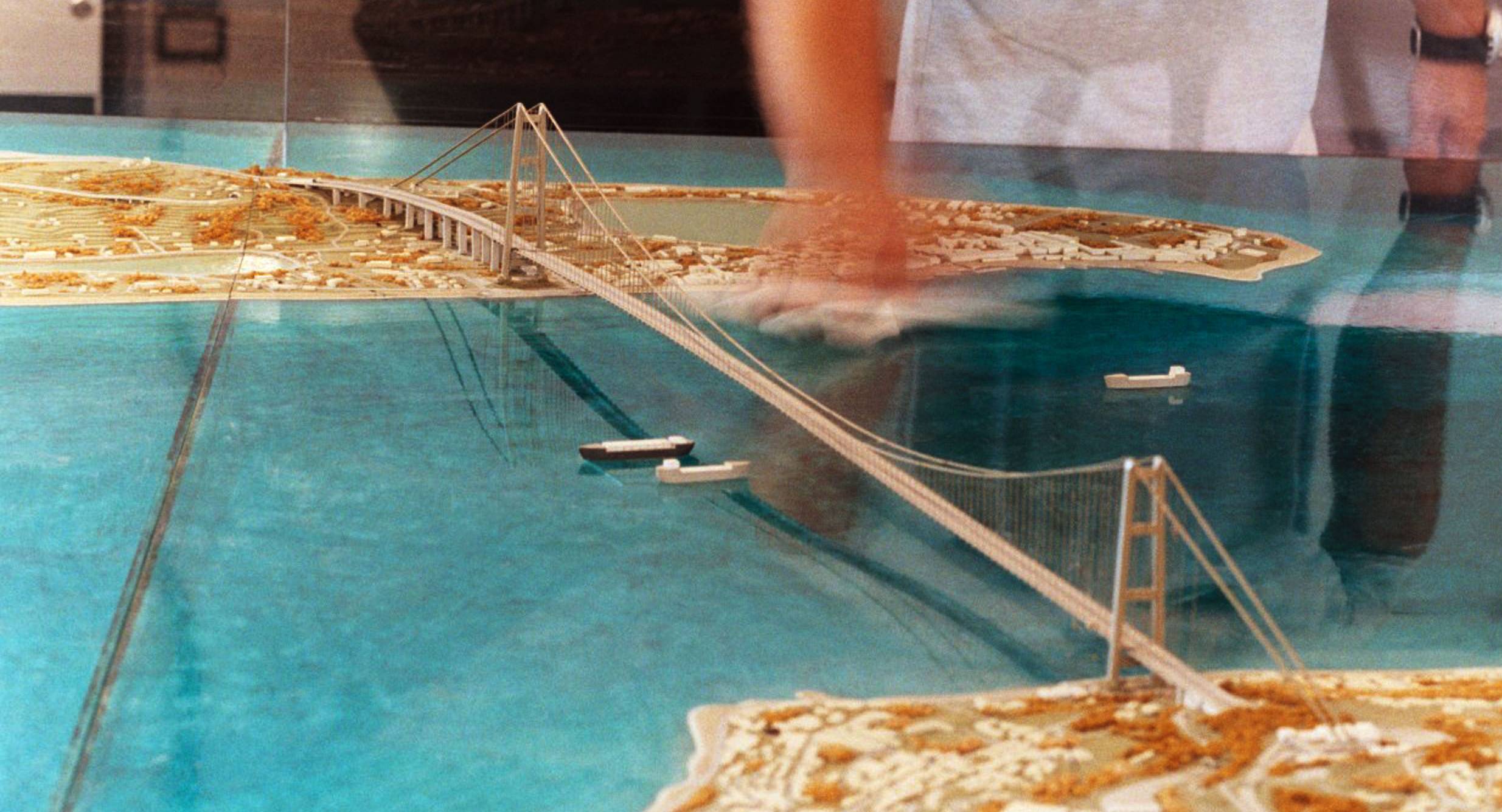 Elképesztő: a világ leghosszabb függőhídjával kötnék össze Szicíliát a szárazfölddel - így nézne ki