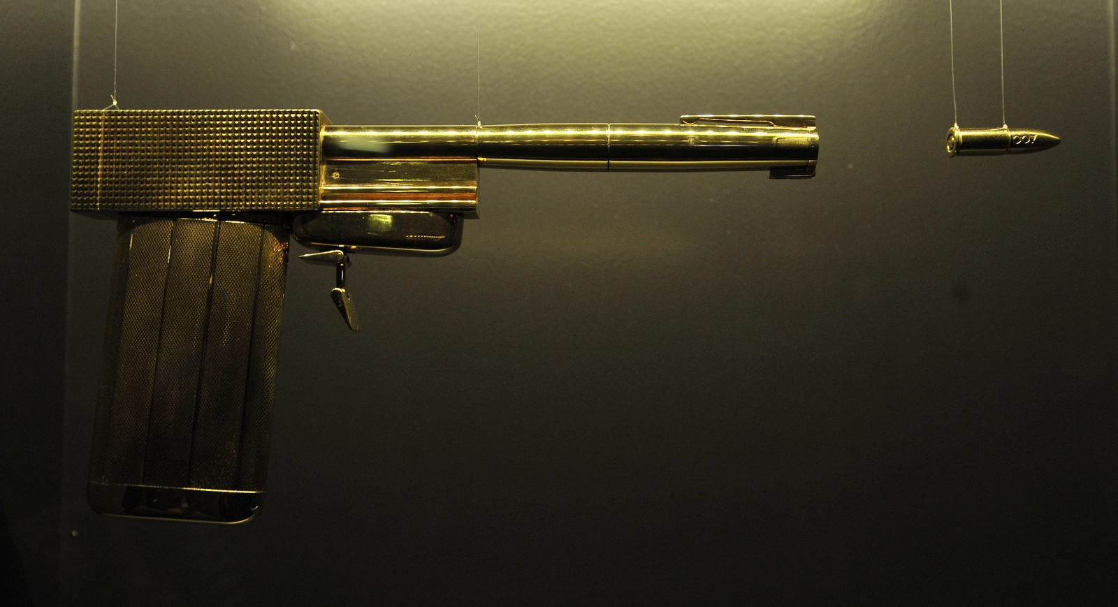 Zloty pistolet z odsłony pod hasłem