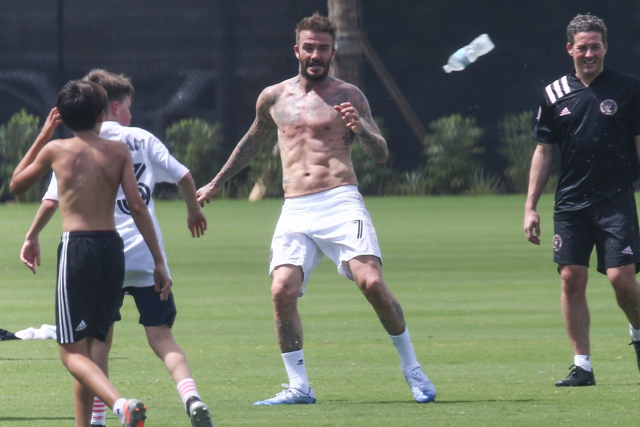 David Beckham bez koszulki. "Becks" wciąż w doskonałej formie - Przegląd  Sportowy