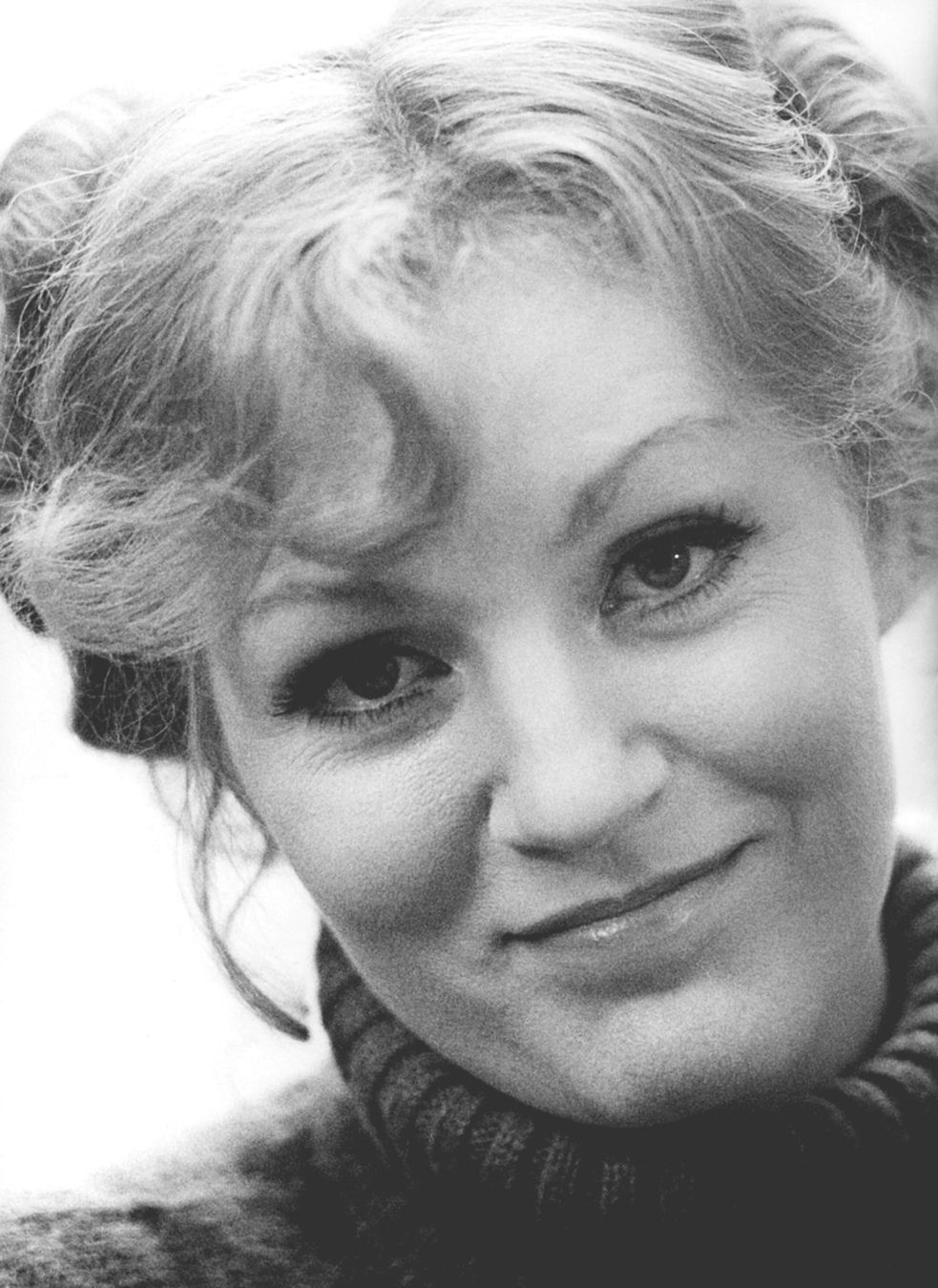 „Anna German”, nowy serial TVP1, pokazuje burzliwą i dramatyczną historię życia polskiej piosenkarki, która zrobiła międzynarodową karierę w latach 60. i 70. Anna German ma na swoim koncie liczne nagrody polskich i zagranicznych festiwali. W trakcie swojej krótkiej kariery nagrała kilkadziesiąt płyt. Śpiewała w siedmiu językach. Występowała w USA, Kanadzie, Wielkiej Brytanii, Australii, Francji, Portugalii, Włoszech, na Węgrzech, w Mongolii, NRD, RFN, CSRS, oraz ZSRR.