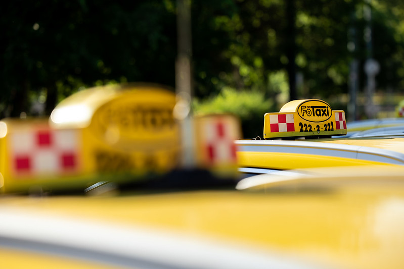 Pisztolyt fogtak a budapesti taxisofőrre: Sándort nem akarták kifizetni az agresszív utasai – Rémisztően megugrott a támadások száma