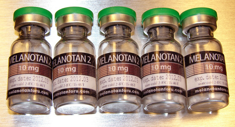 melanotan na opalanie Śmierć przez opalanie. Samoopalacz może Cię zabić! Melanotan to specyfik  wstrzykiwany pod skórę, który powoduje, że robi się jak opalona i może  spowodować śmierć