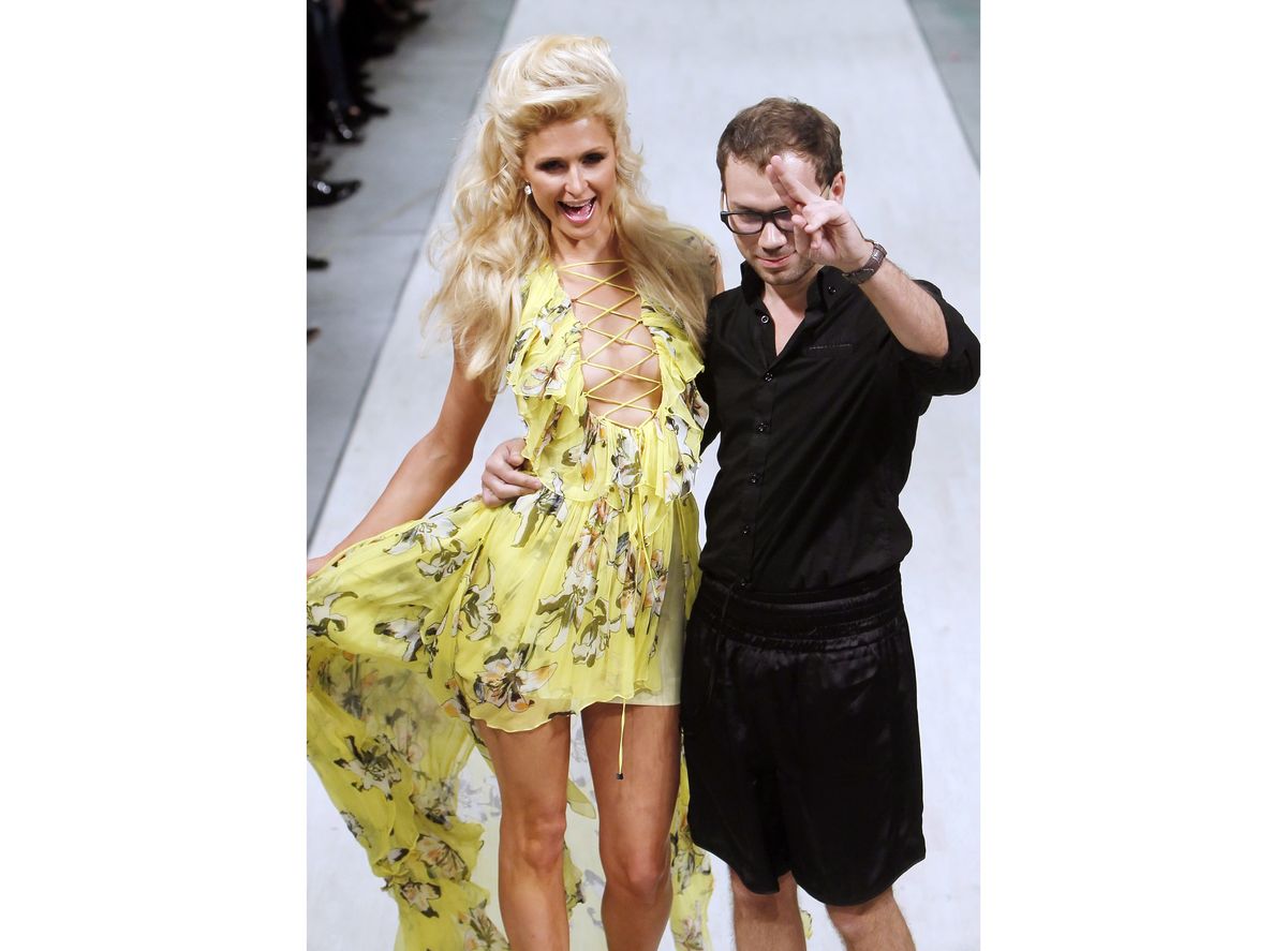 Paris Hilton w roli modelki na pokazie kolekcji Andre Tan